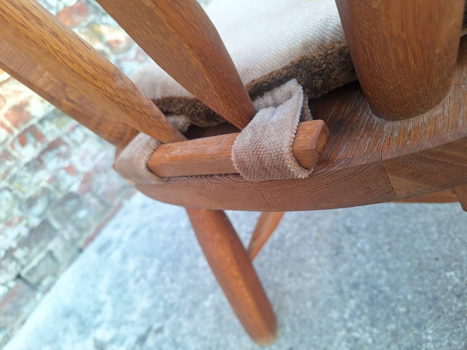 Set of 4 vintage chairs, antique seating furniture