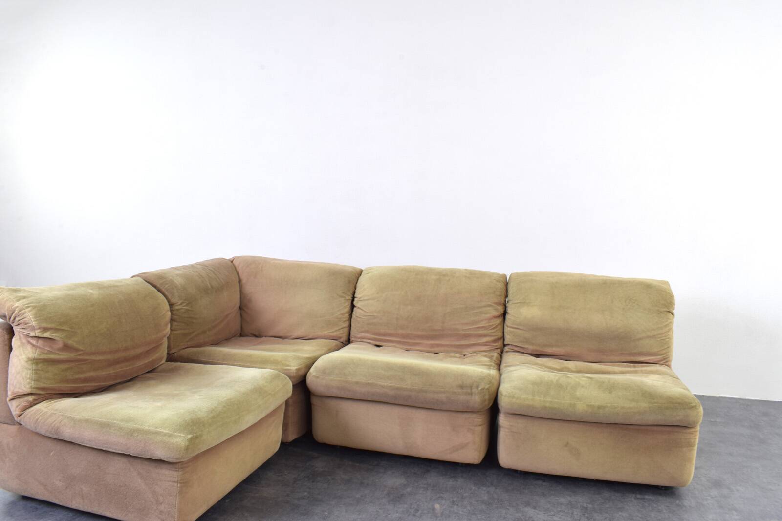 Mid-Century Modular Corner Sofa by Rolf Benz, 1970s.
