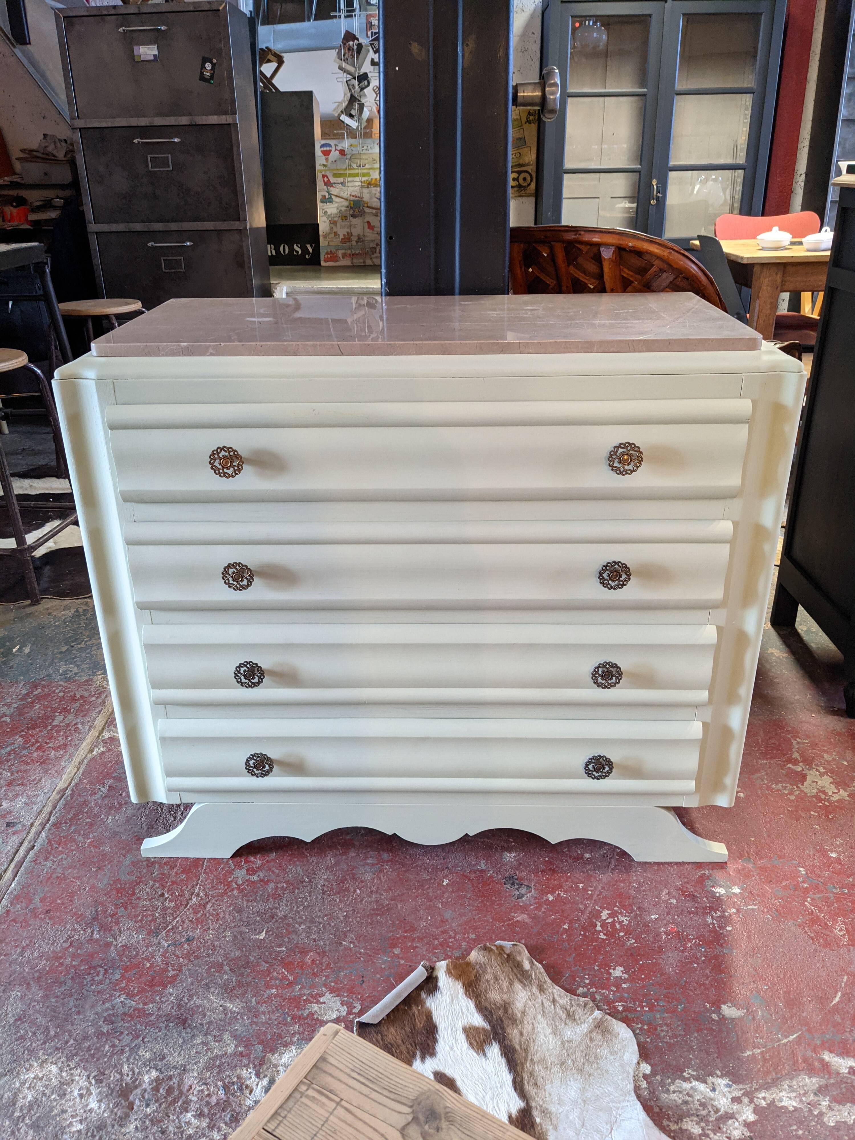 Antique chest of drawers