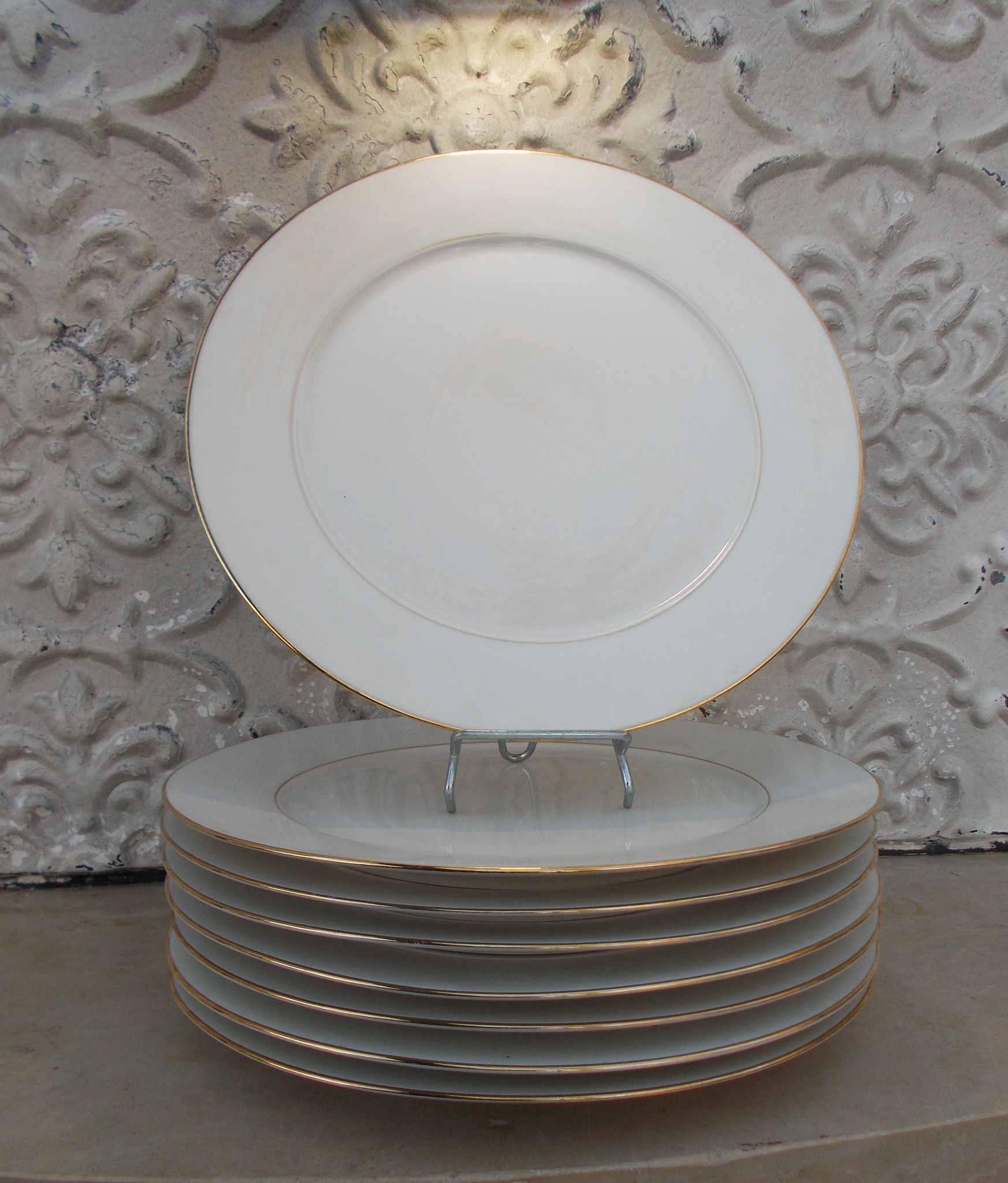 8 presentation plates or serving dishes Limoges porcelain