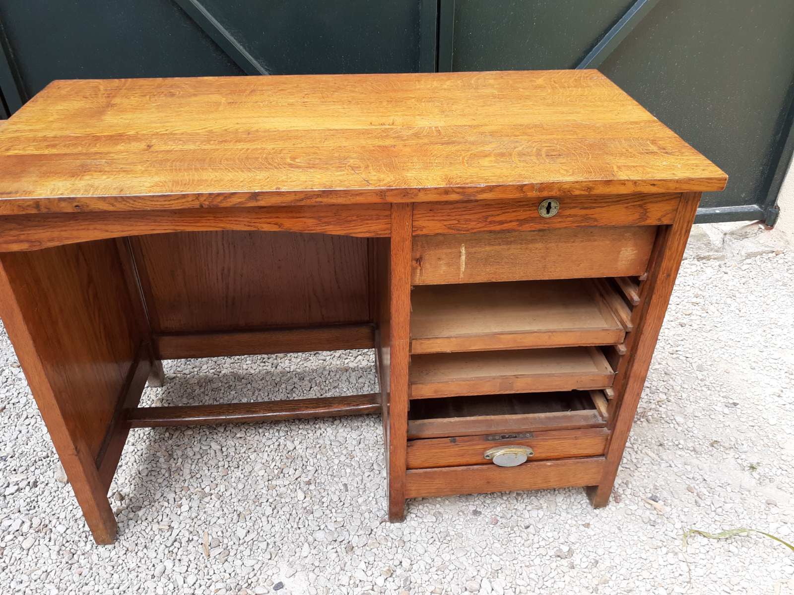 Oak desk with a sliding curtain