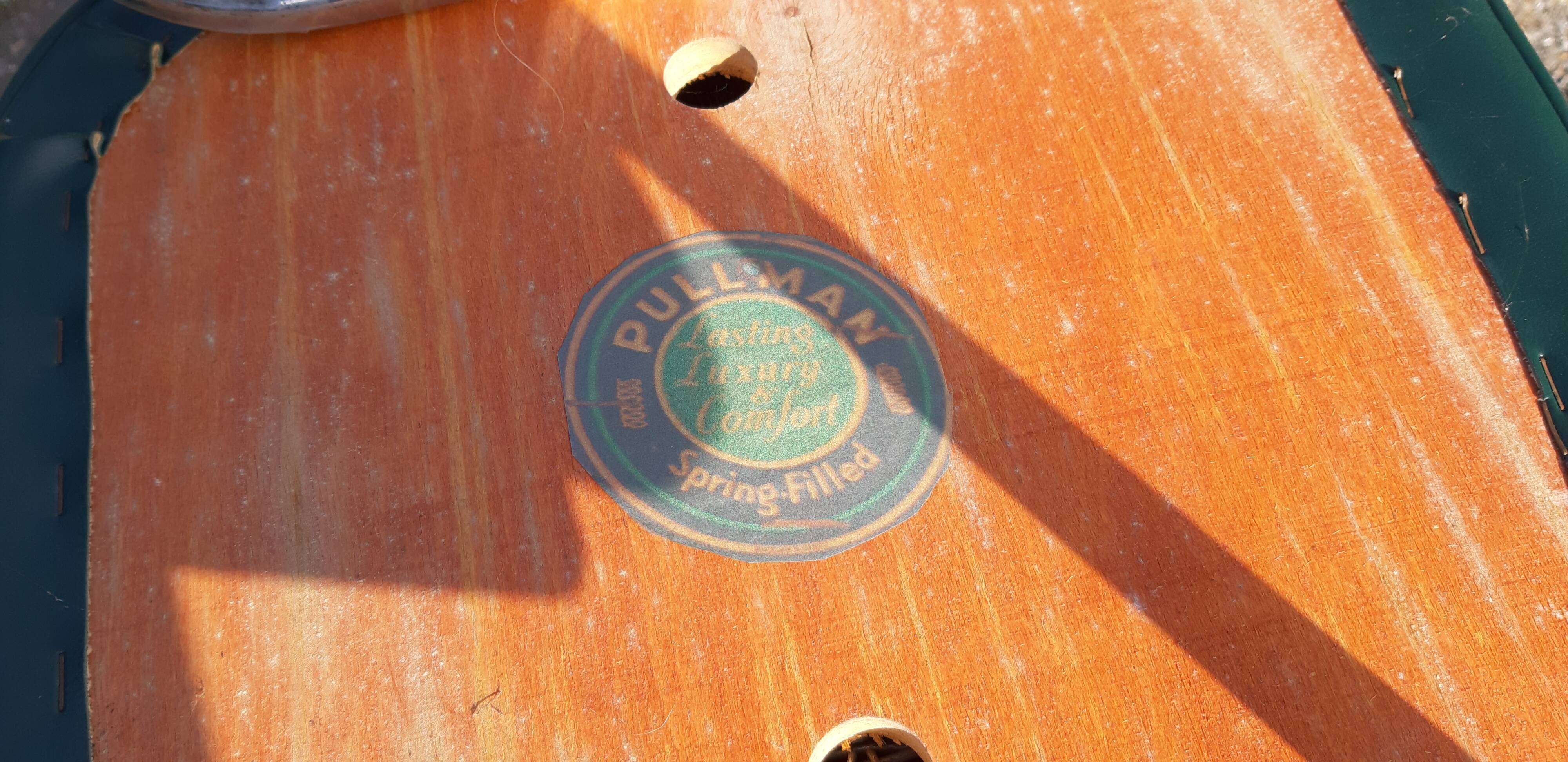 1 Chair and 2 Pullman Chairs