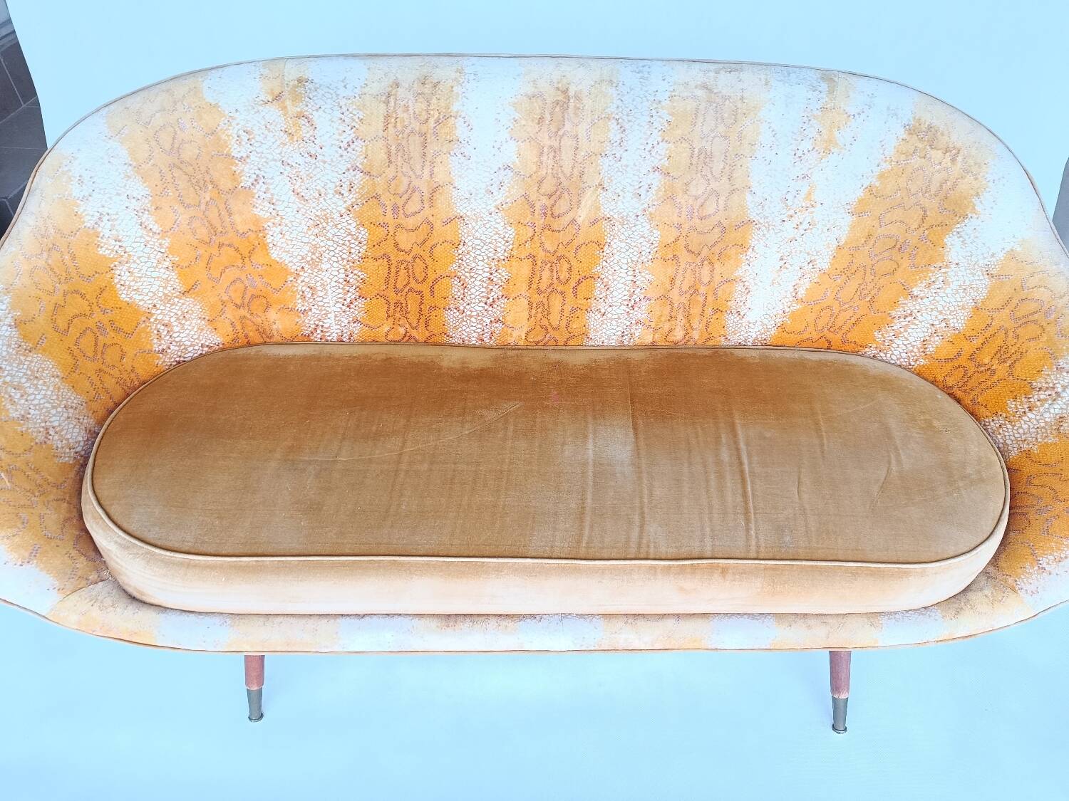 2  Egg Armchairs and sofa by Paged 50s