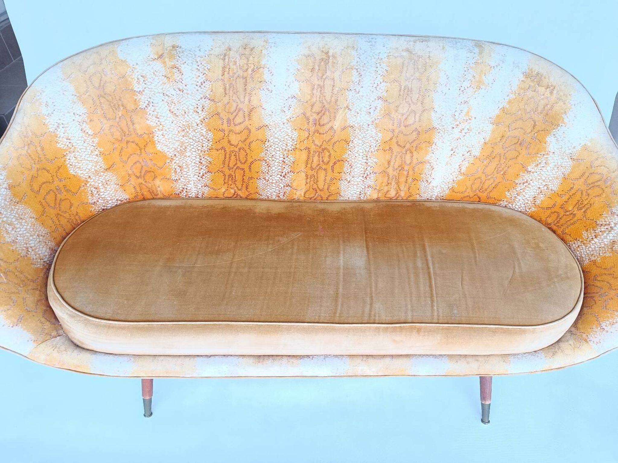 2 fauteuils œuf et canapé par Paged des années 50