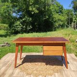 Bureau scandinave minimaliste pieds compas