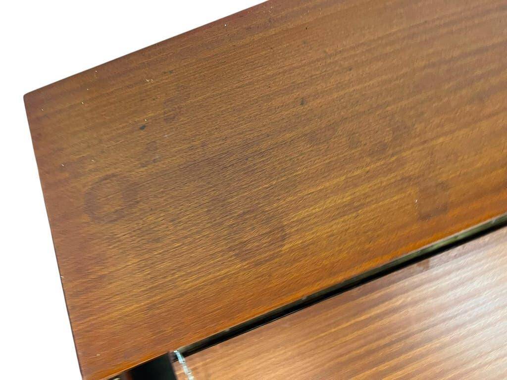 Set of 2 vintage wooden bedside tables/mini cabinets.