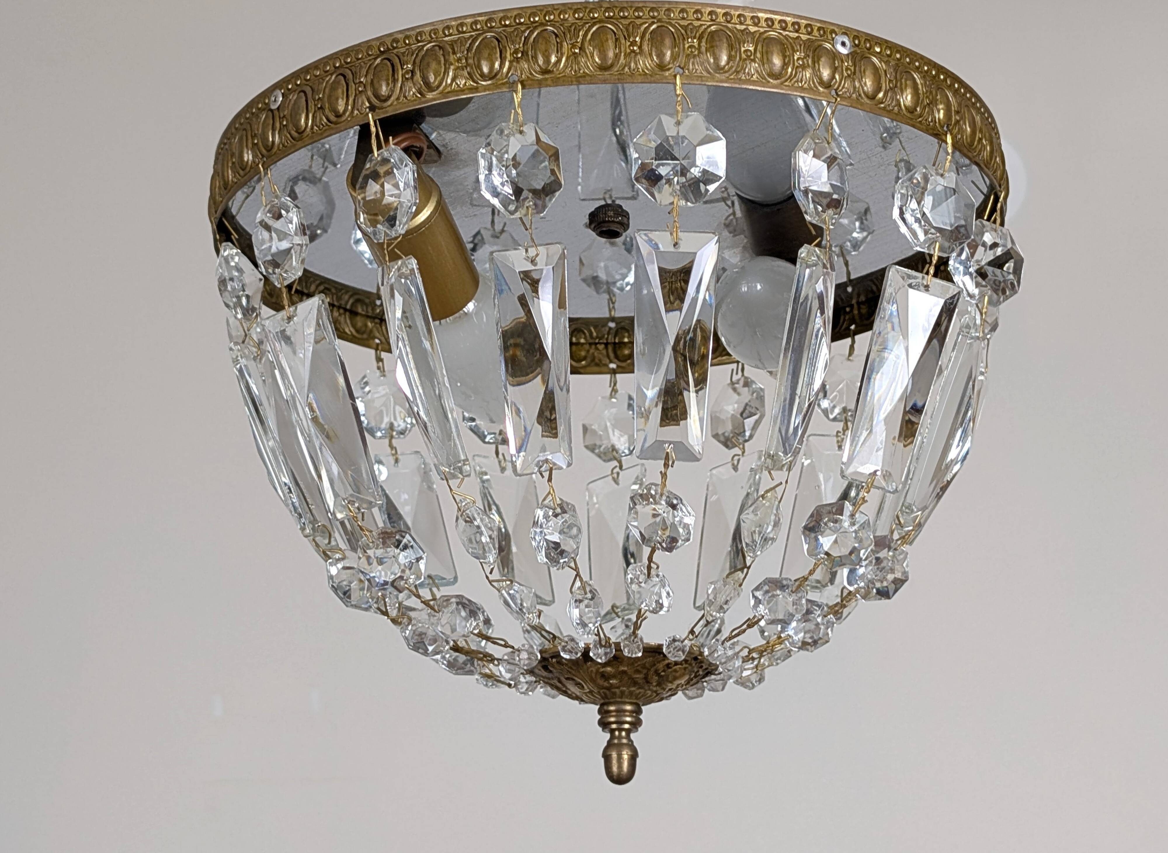 Ceiling light with tassels