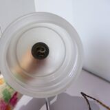 lampe de table art déco avec un verre en opaline blanche 231137