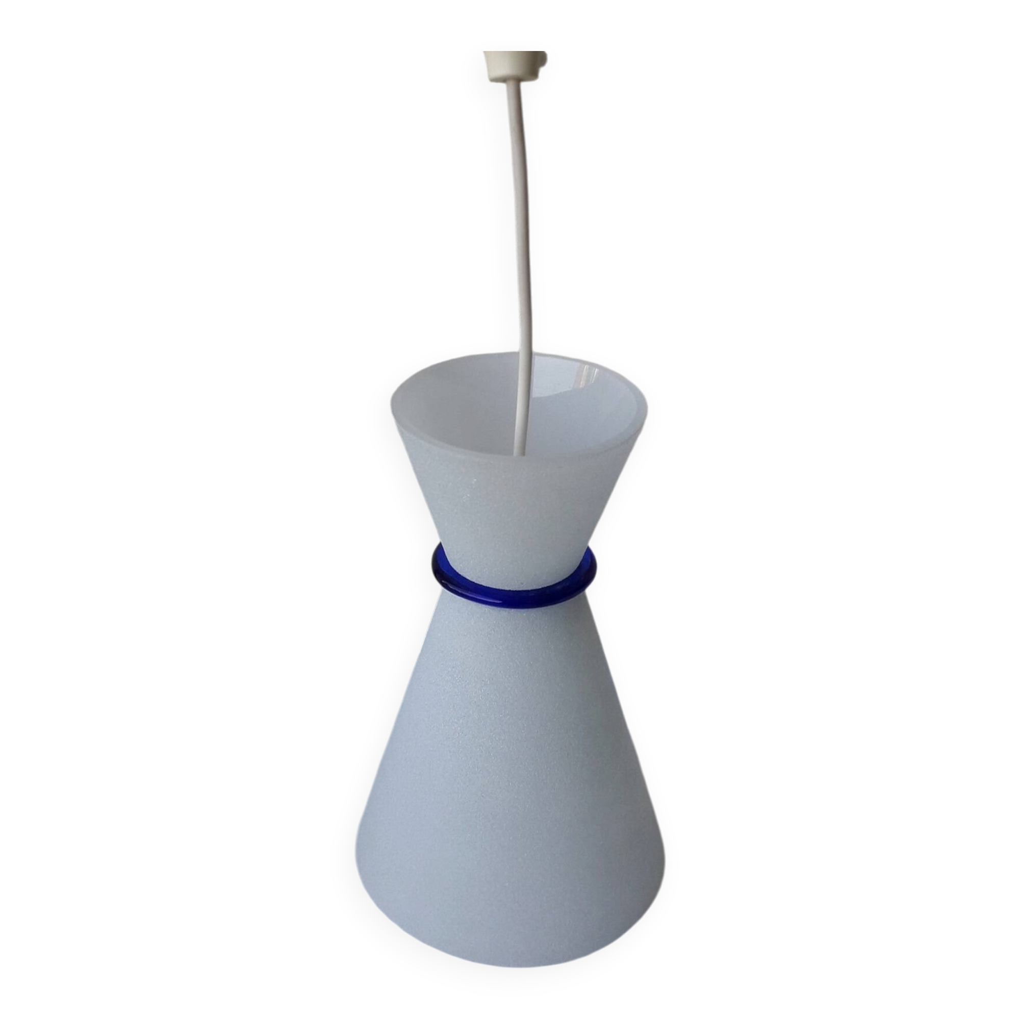 White glass suspension