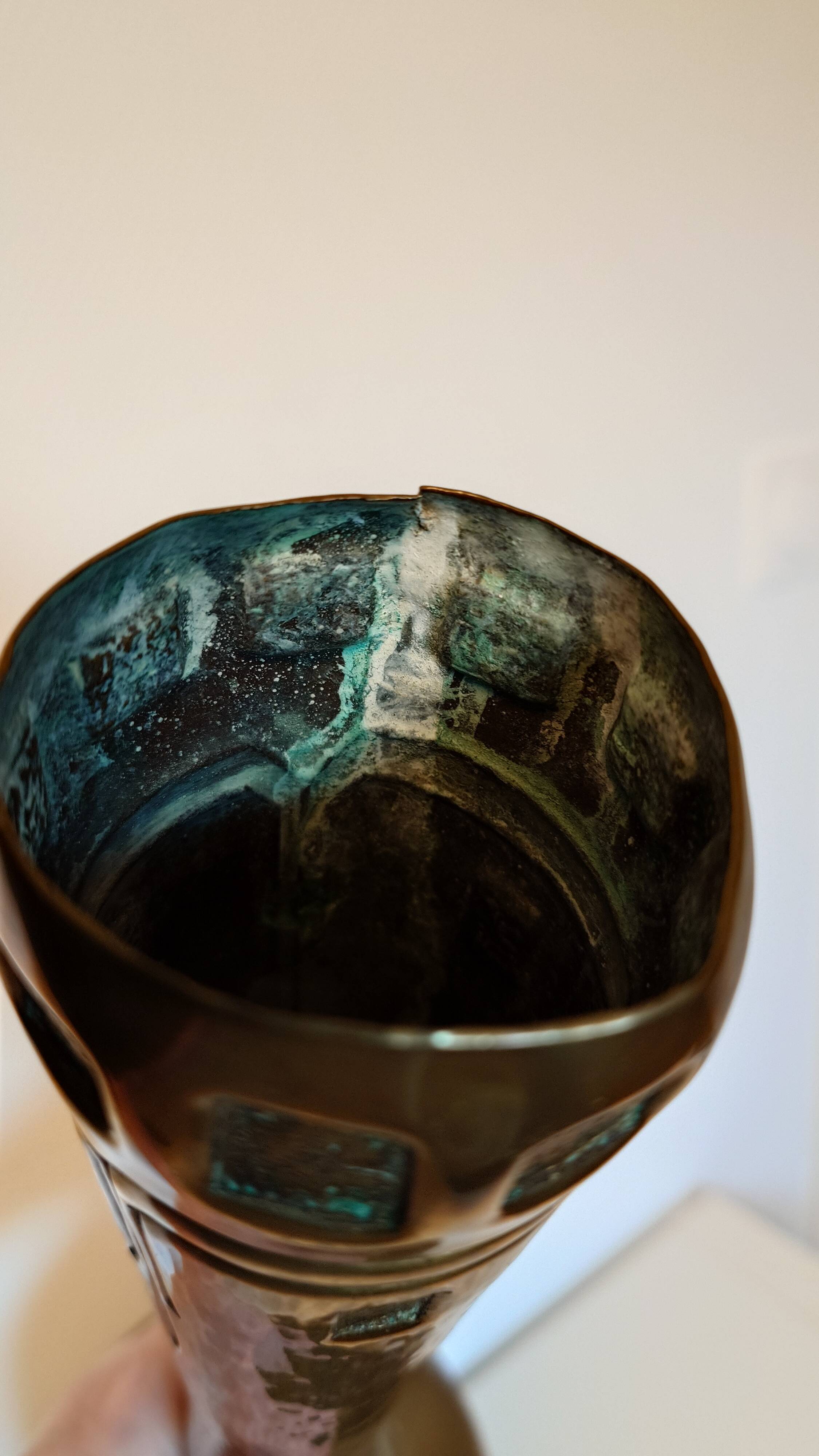 Large brass vase – sculptural piece – geometric decoration – 64.5 cm