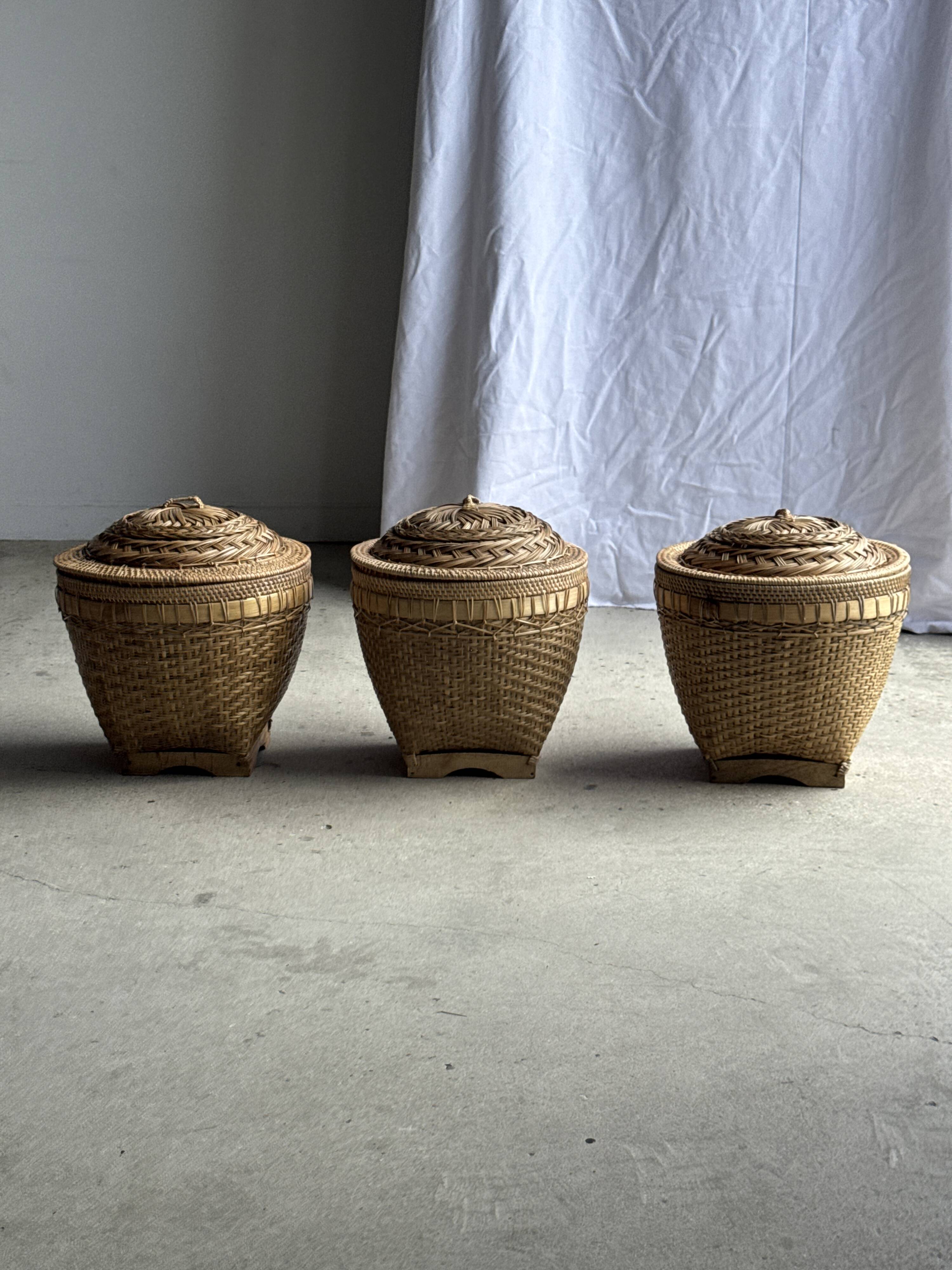 Traditional woven Indonesian basket light H40 D37