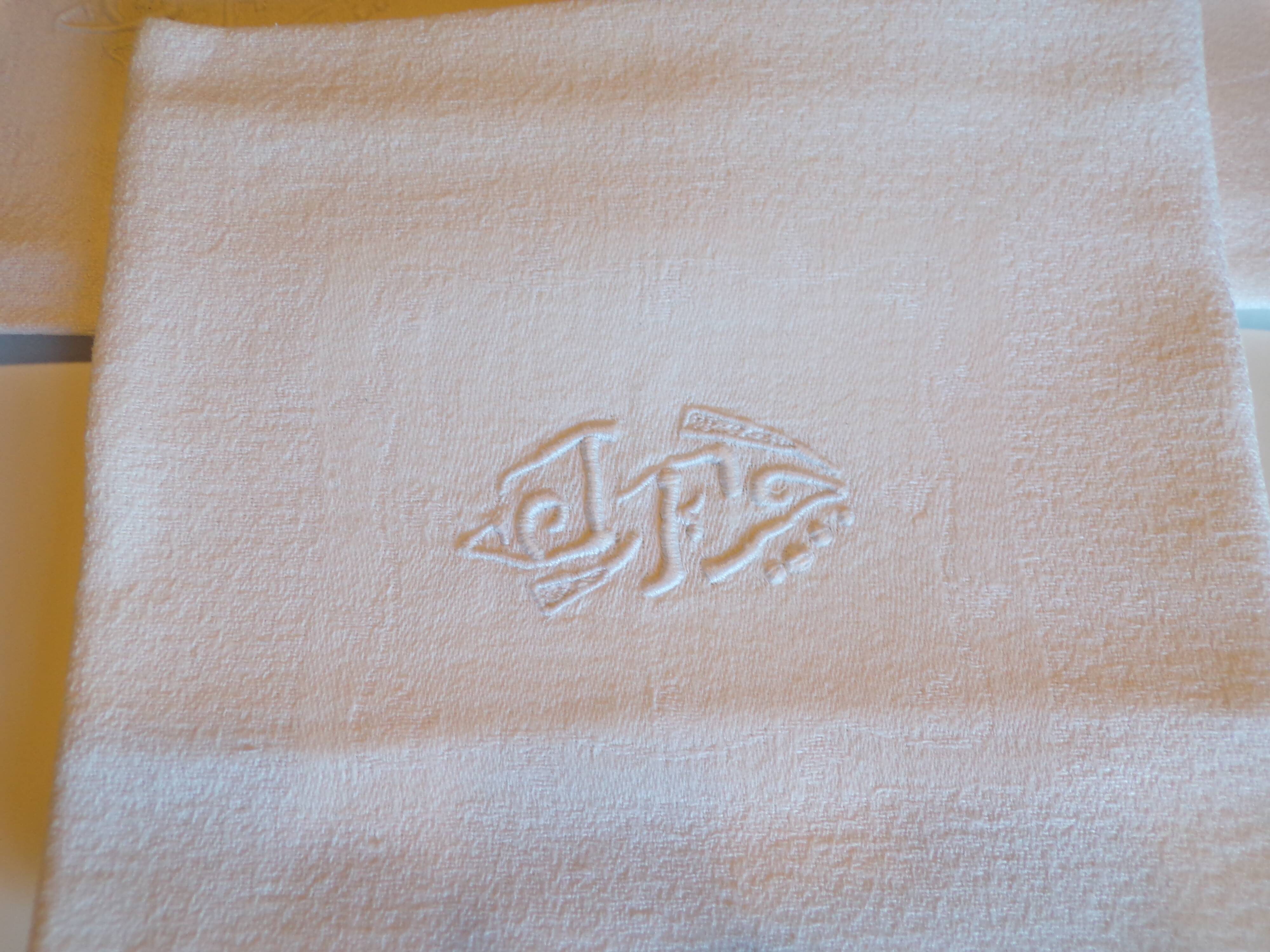 Set of 5 towels monograms "JF" damasse in white