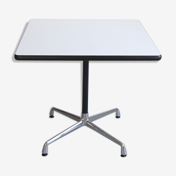 Contract Quadra dining table by Charles and Ray Eames for Vitra