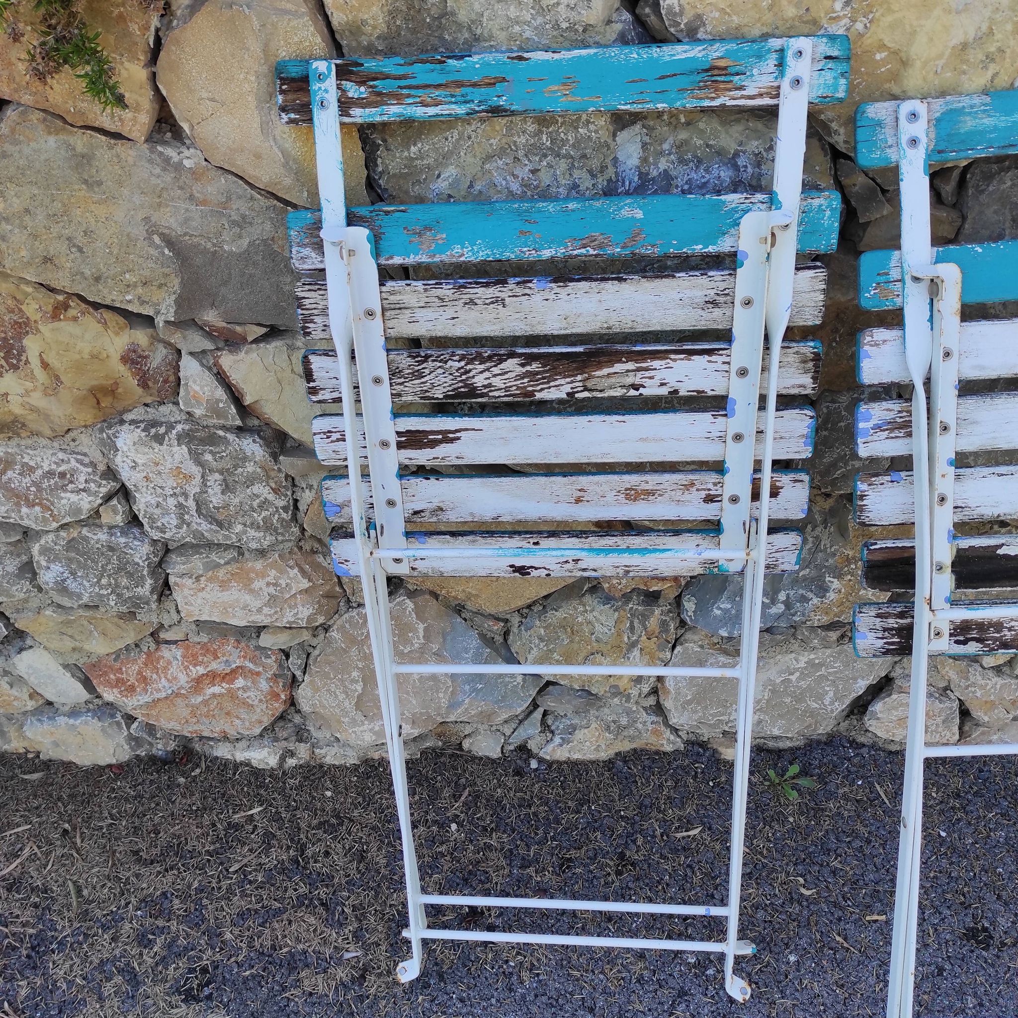 Garden chairs in wood and wrought iron