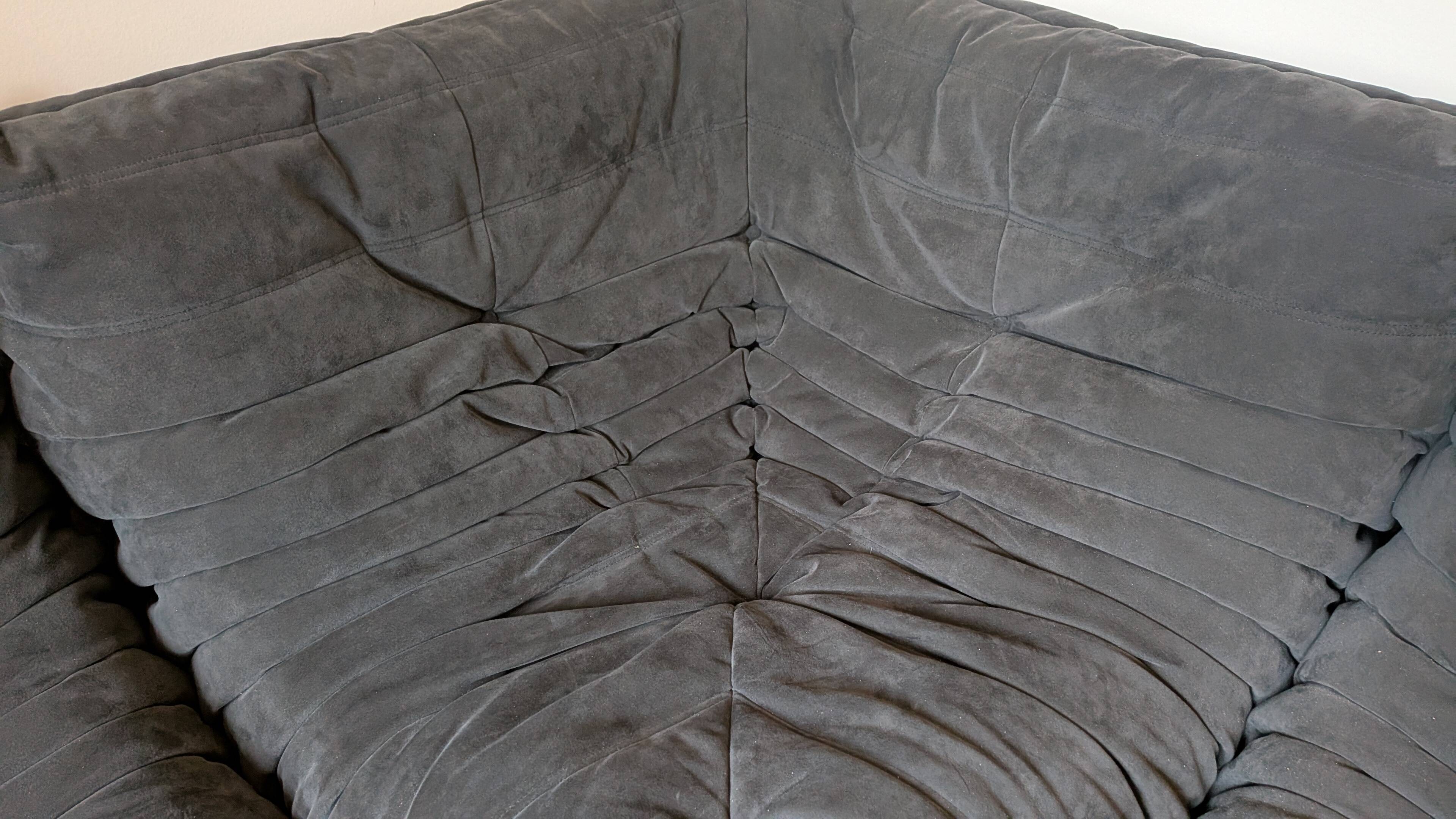 Canapé Togo angle Ligne Roset – Alcantara anthracite