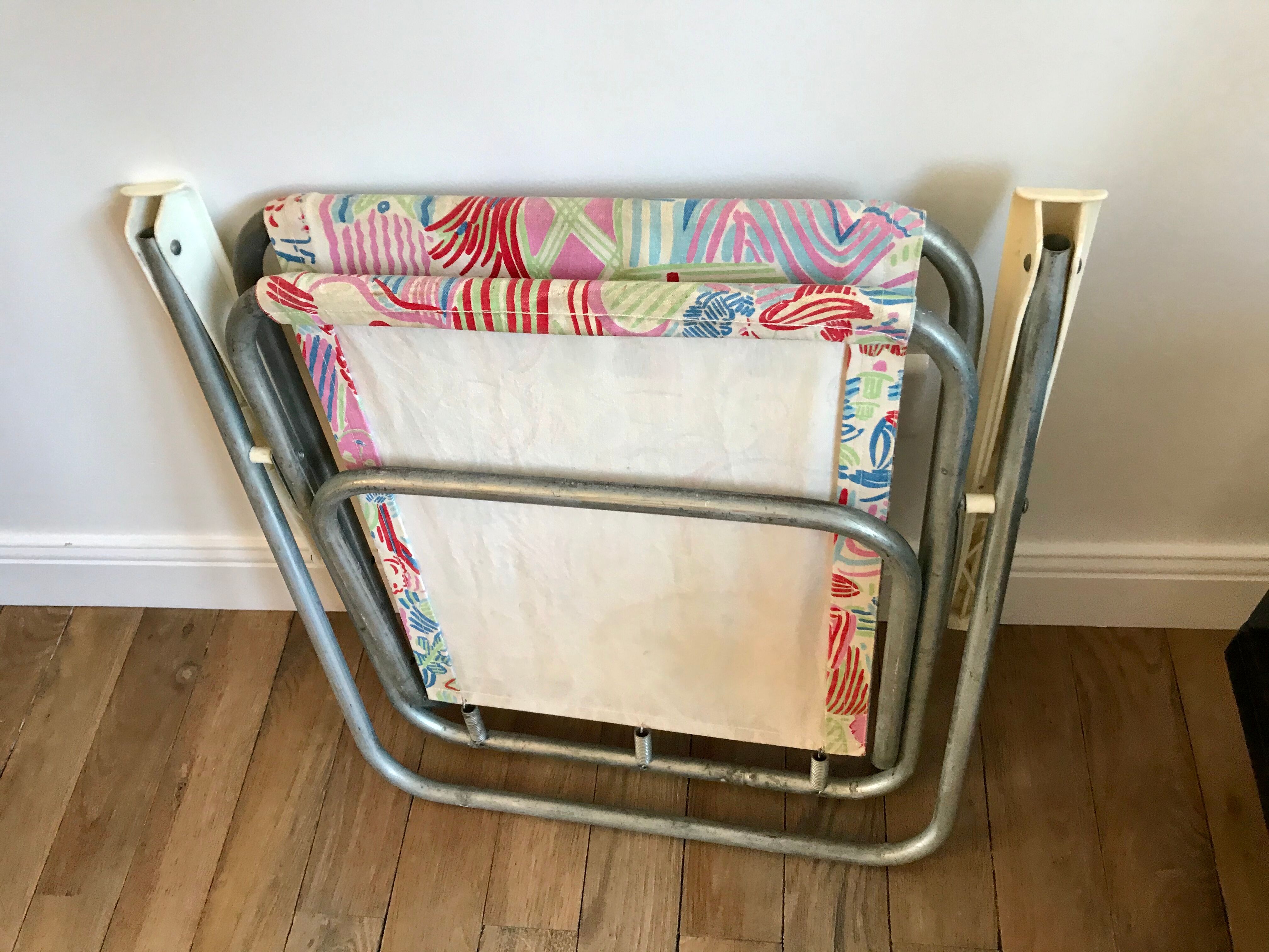 Colorful folding camping chair face pattern 70s