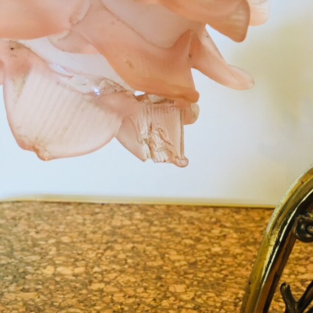 Lamp has ask floral decoration