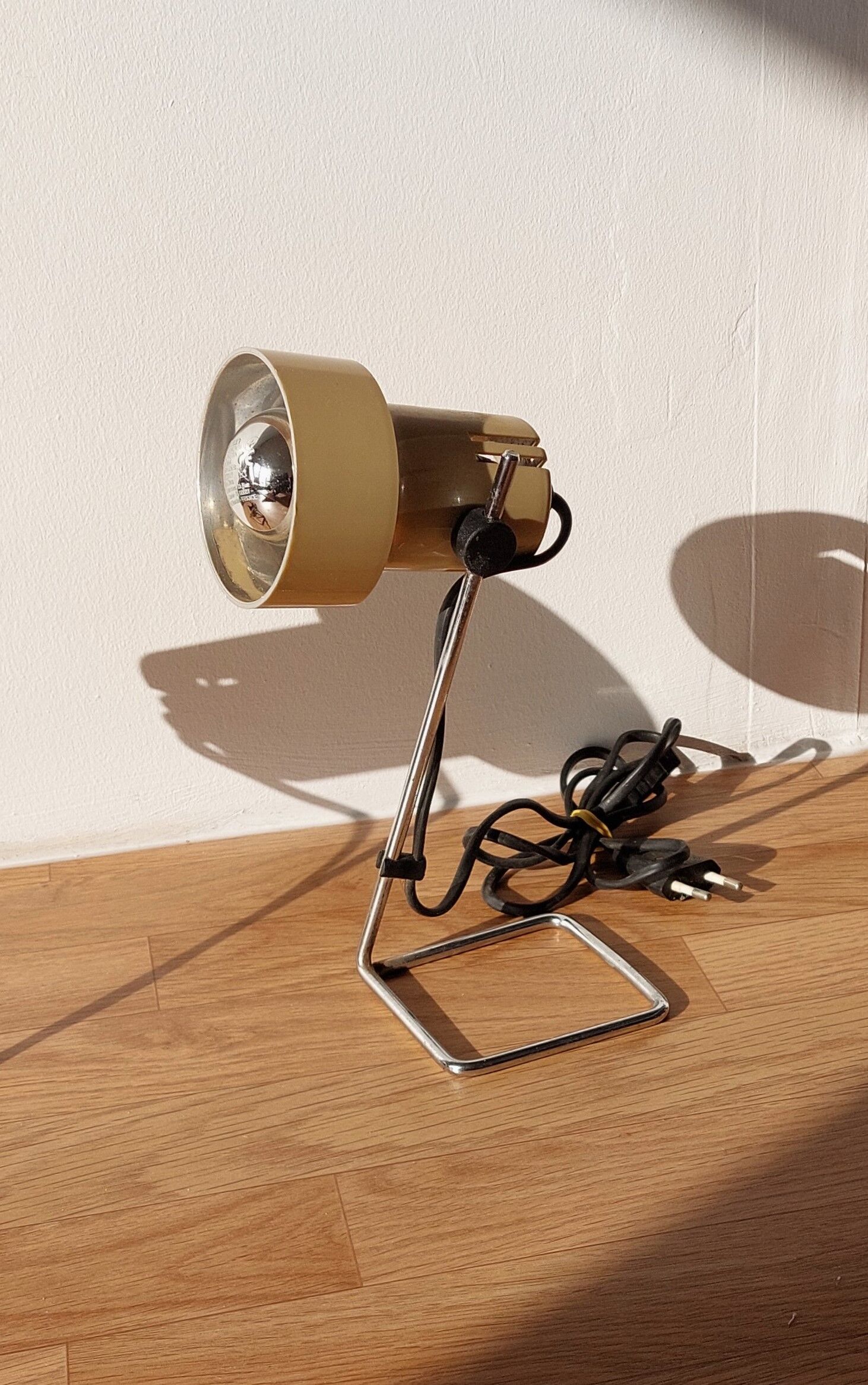 Paire de lampes de chevets orientables 1970.