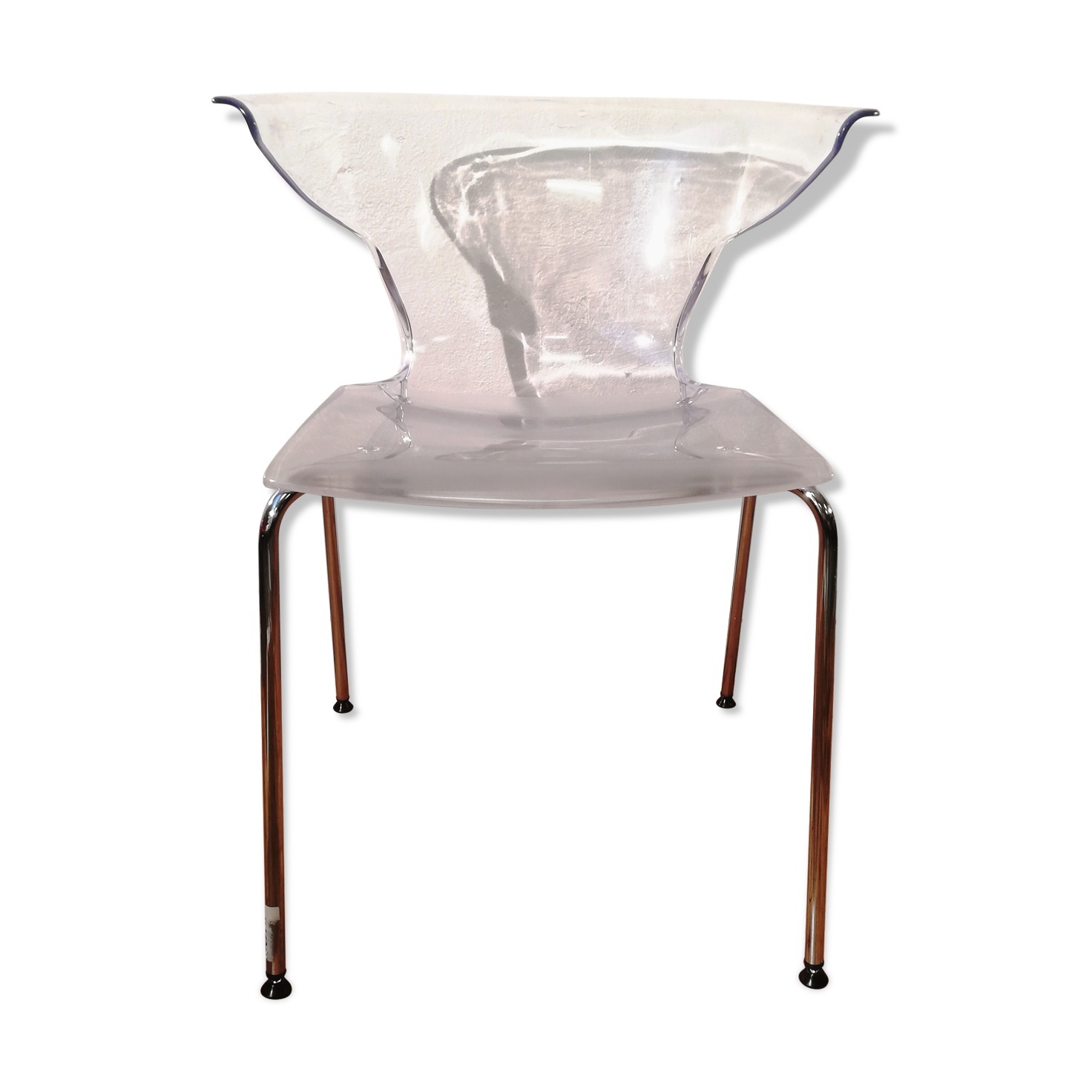 Chaise transparente