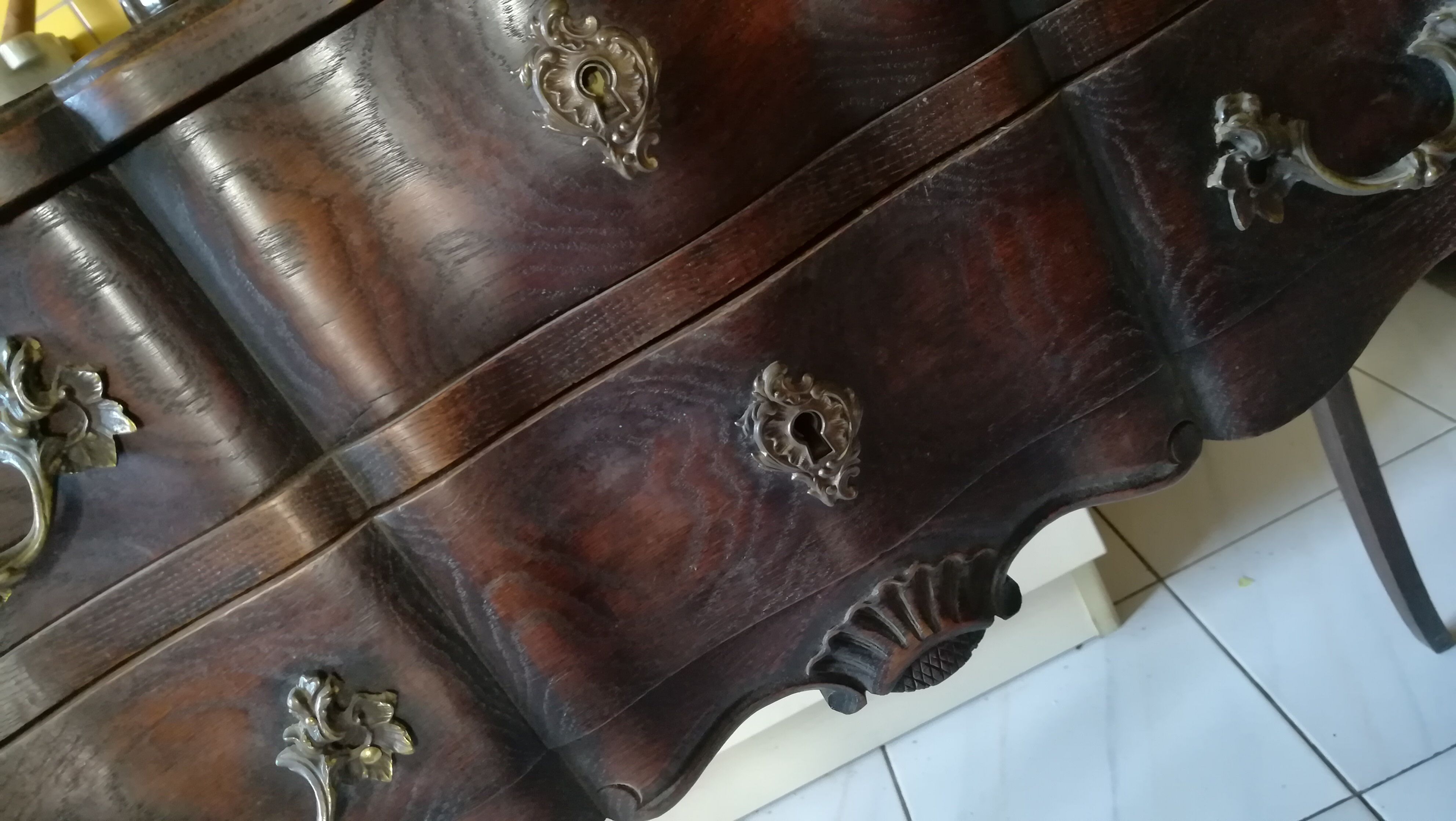 Commode style Louis XV