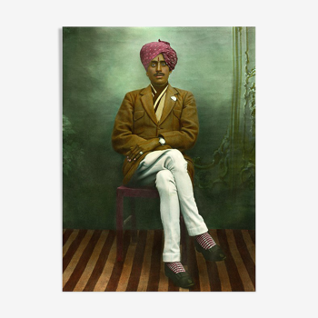 Portrait d’un gentleman inconnu, Rajasthan vers 1920, photographie ancienne colorée