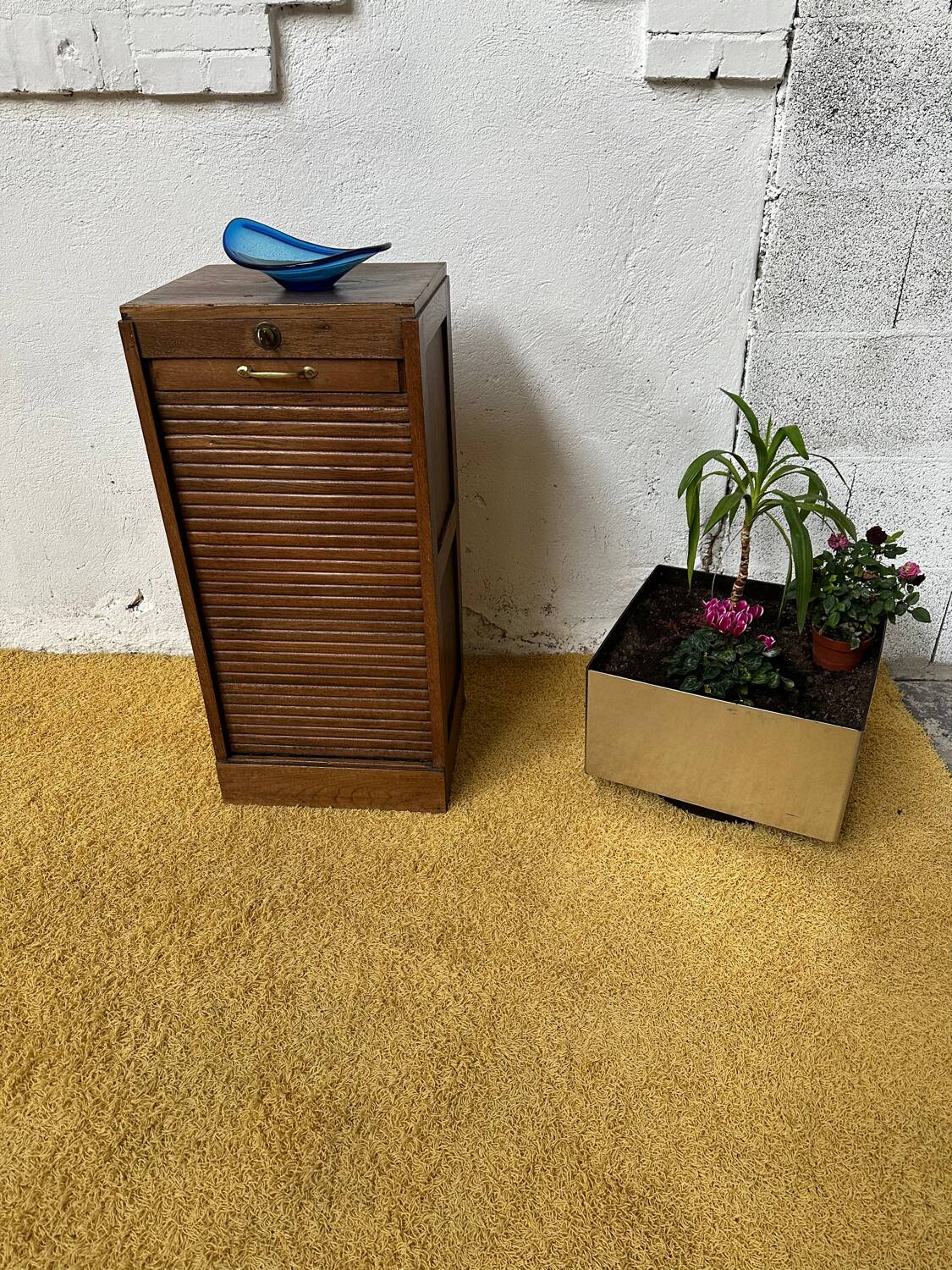 Roll-top filing cabinet