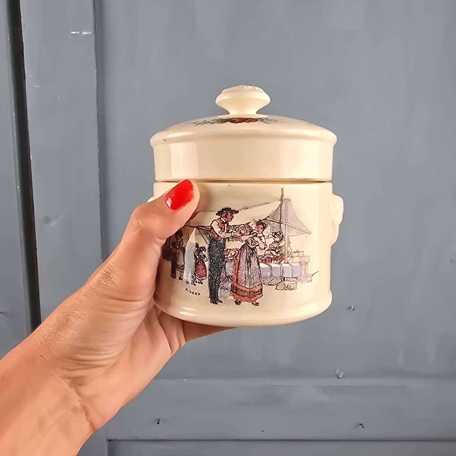Antique storage jar Sarreguemines Obernai Henri Loux