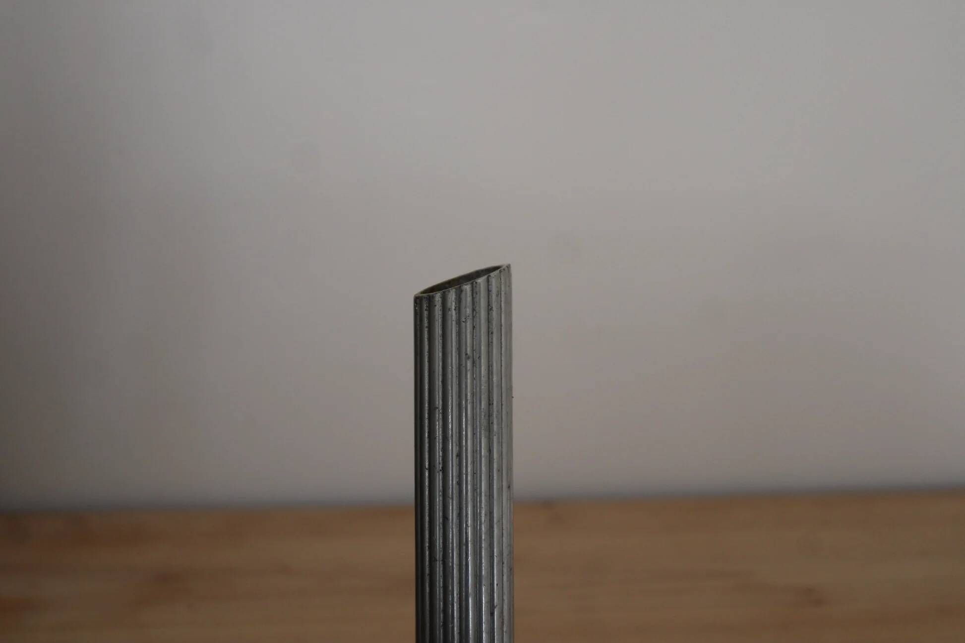 Soliflore or vintage candle holder in silver-plated metal – Fluted column on a square base