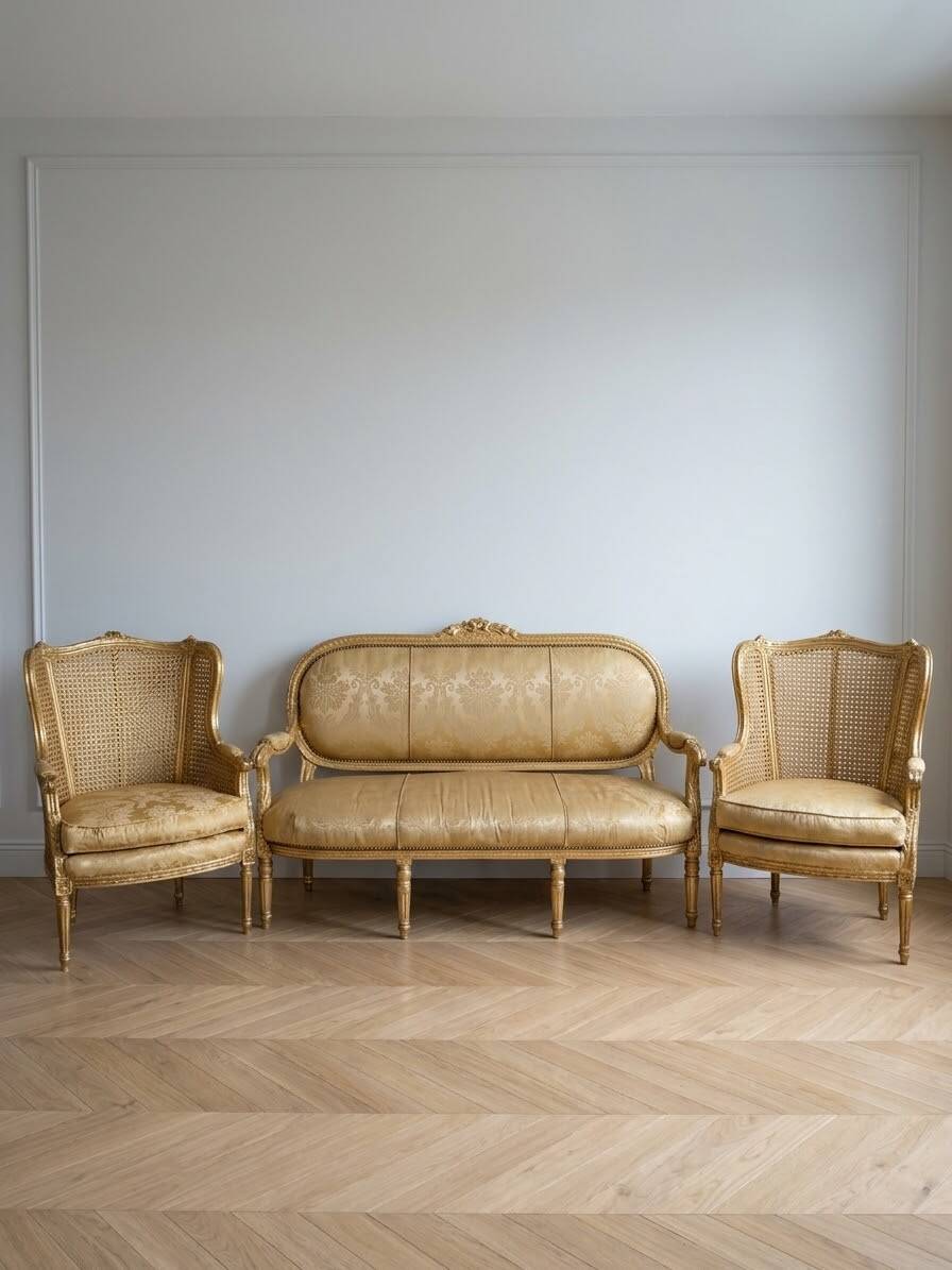 Louis XV gold salon set with a 3-seater sofa and 2 armchairs.