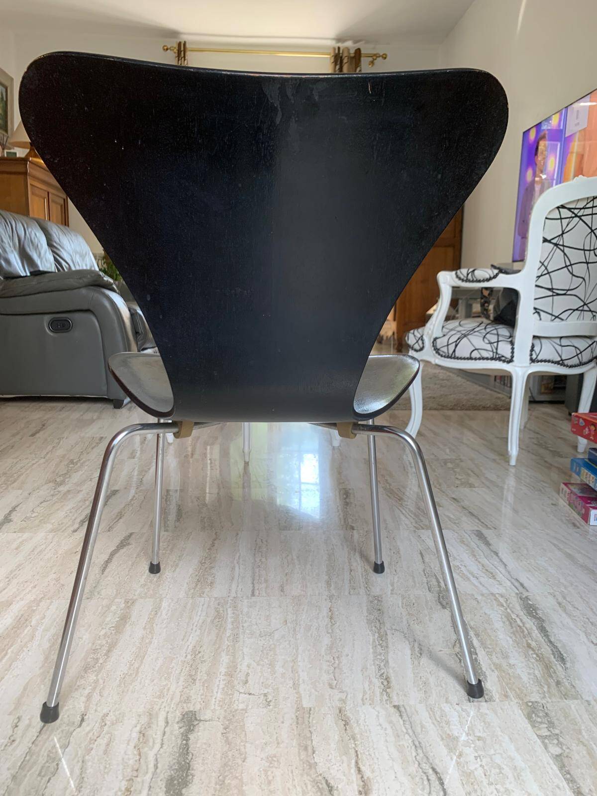 Series 7 chair by Fritz Hansen, model by Anne Jacobsen, produced in 1955/57
