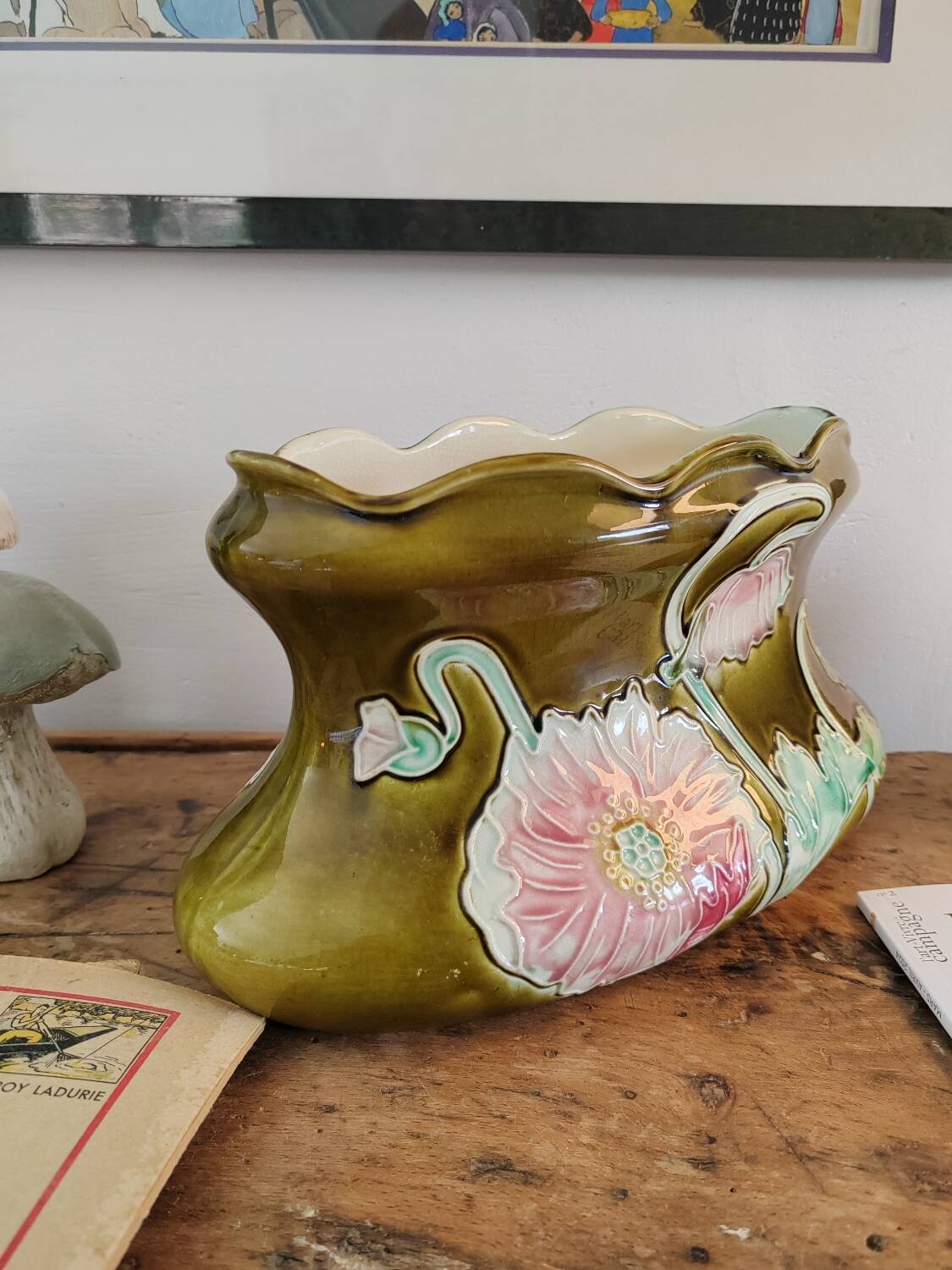 Flowerpot with flower decoration