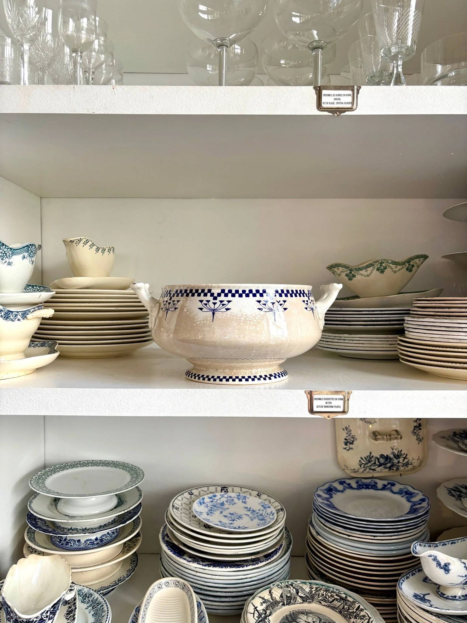 Creil & Montereau ironstone salad bowl and soup tureen, "Damier" service