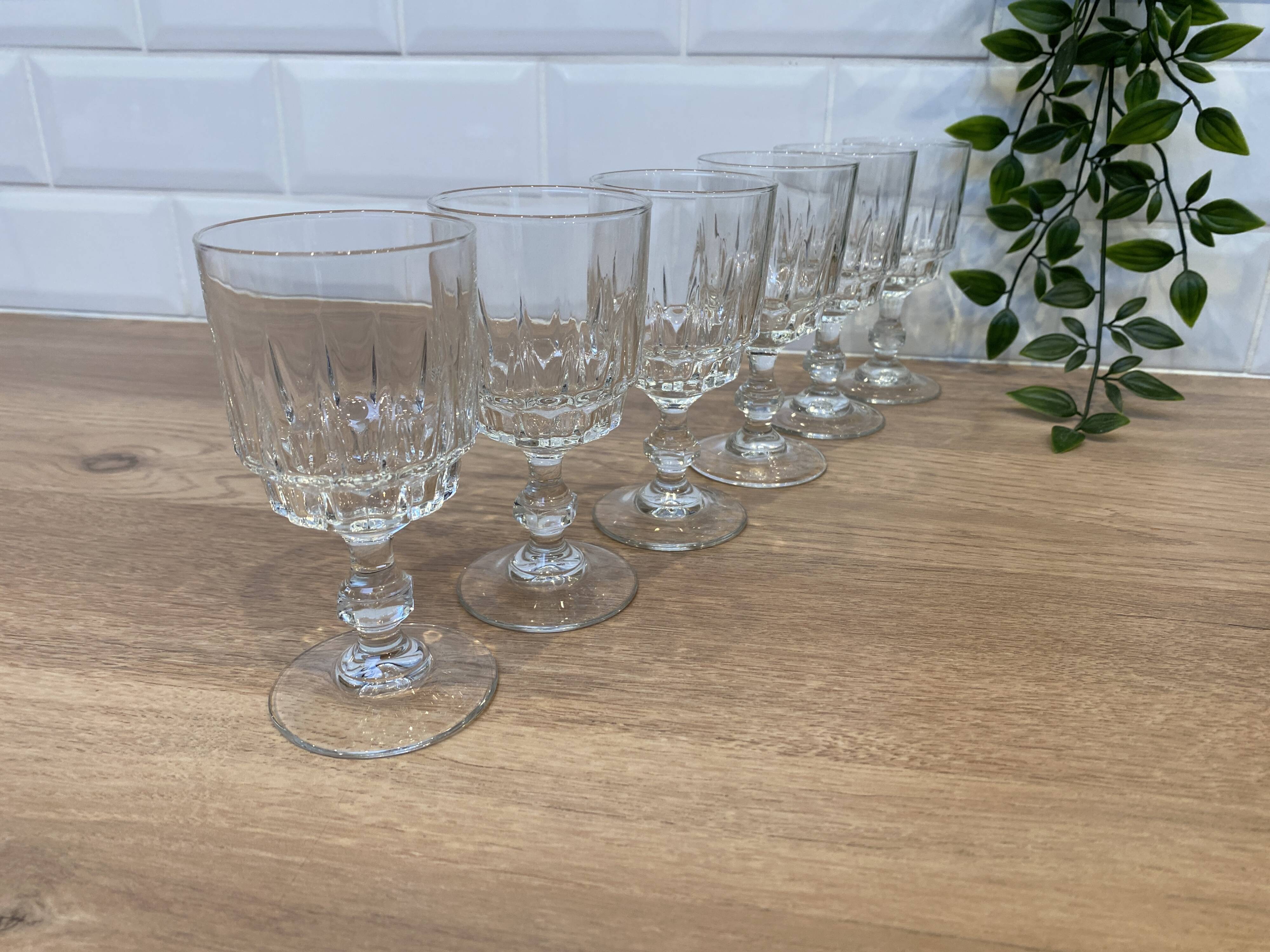 Set of 6 Luminarc Lance white wine glasses