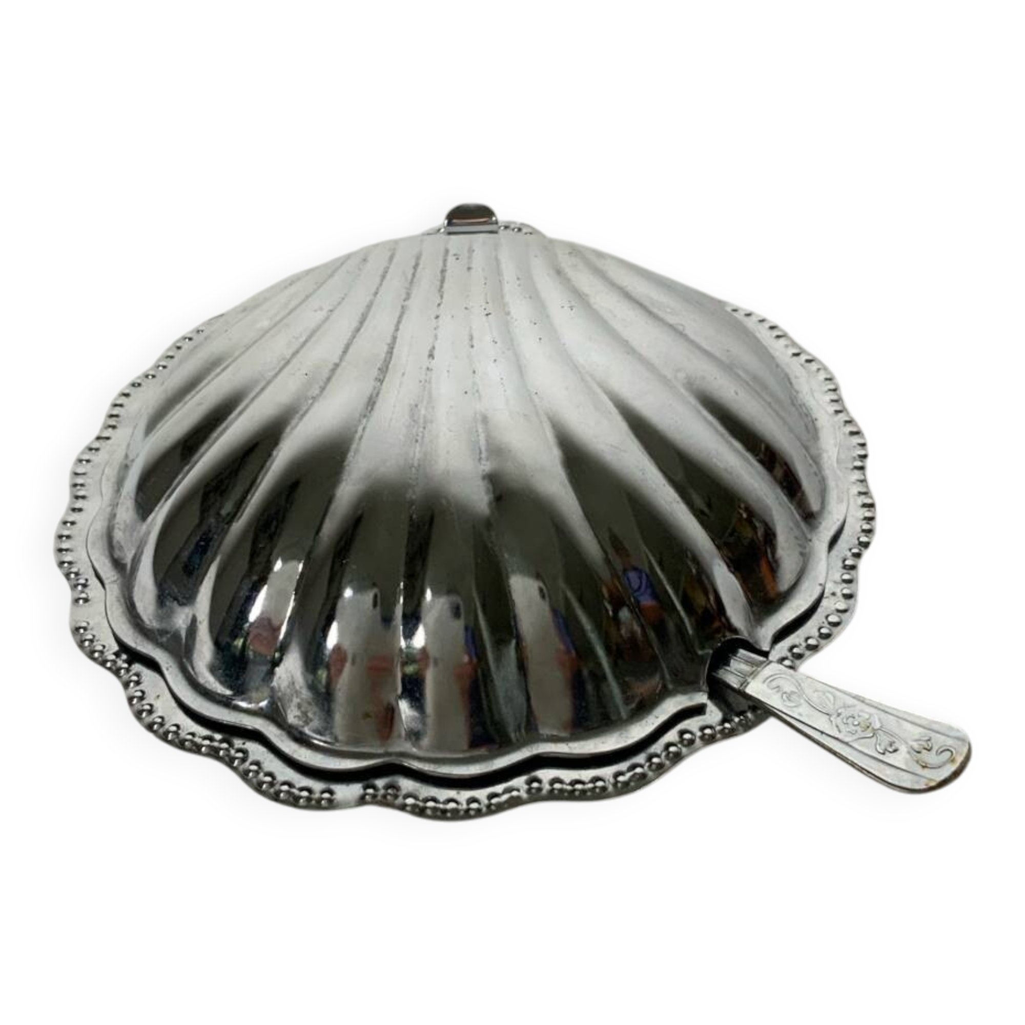 Vintage shell butter dish