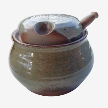 Stoneware pot with olives or pickles