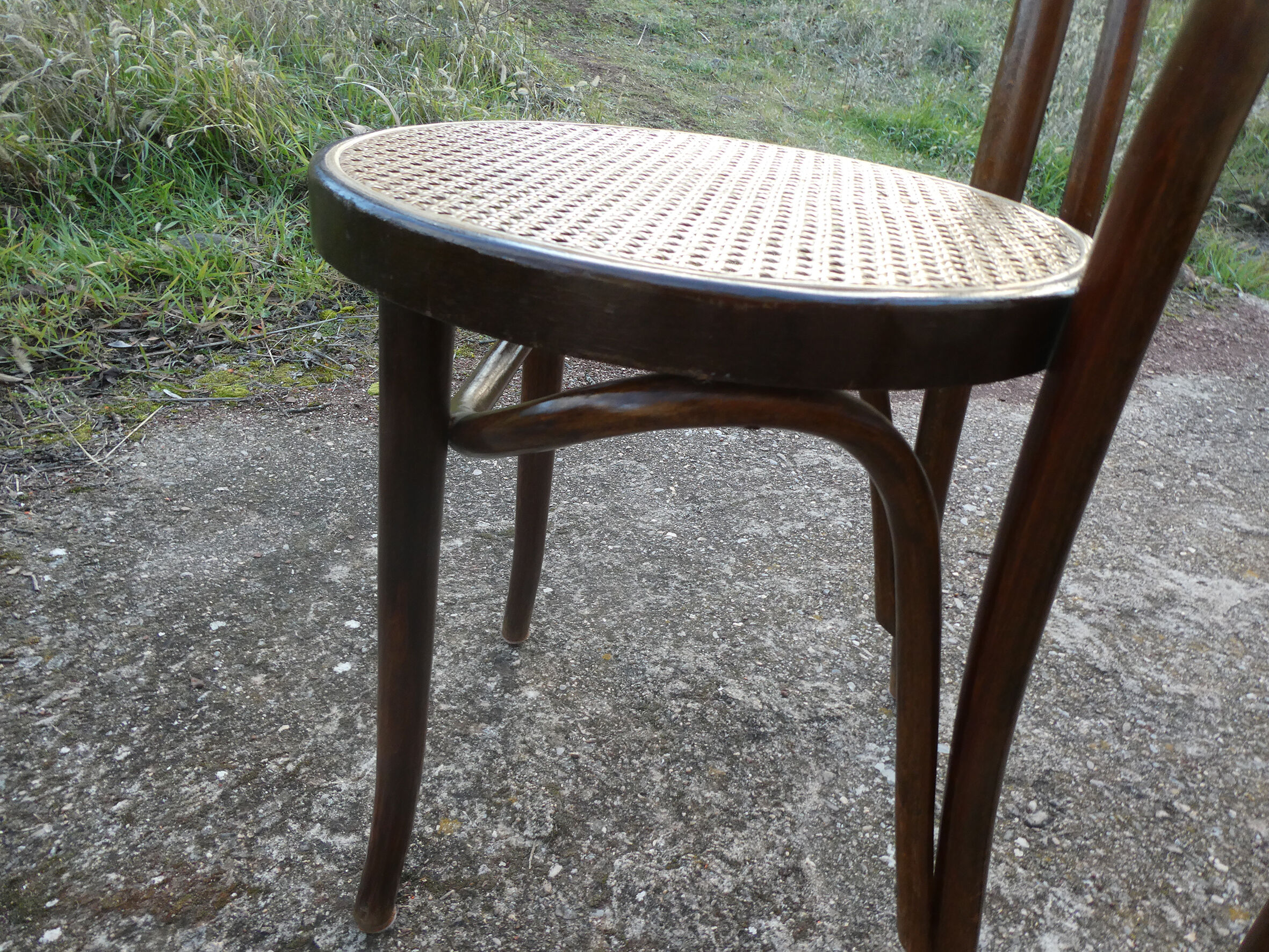Set of 6 bistro chairs canned in curved wood N°18