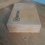 Box compartmentalized wooden