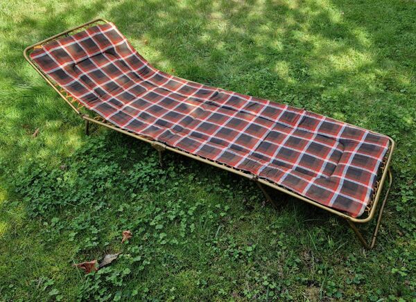 Lit d'appoint, bain de soleil matelassé, Lafuma vintage 1970