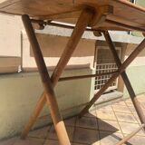 Folding table