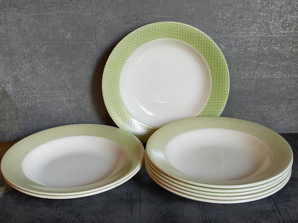 Huit assiettes faïence de salins années 50