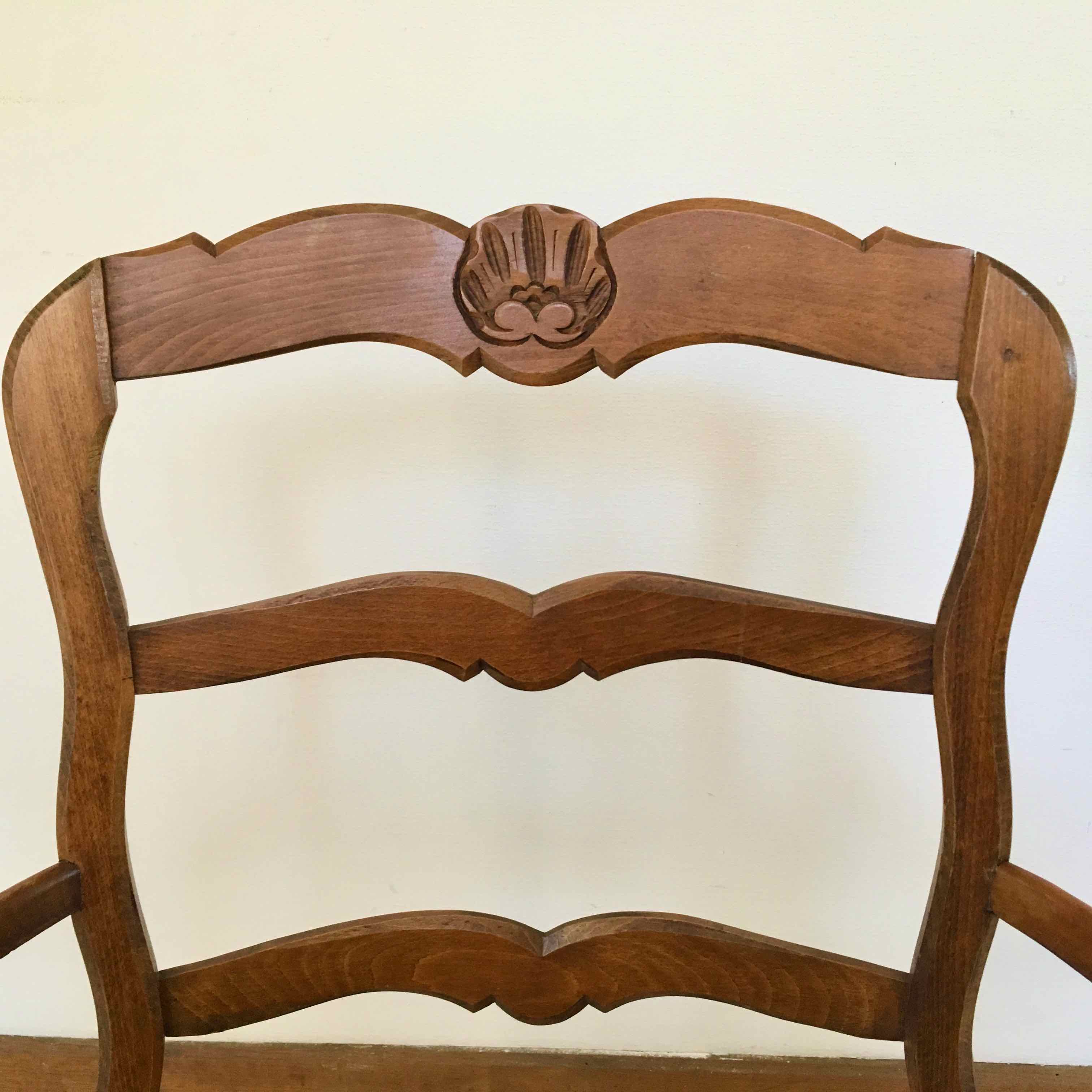 Fauteuil paillé provençal style Louis XV