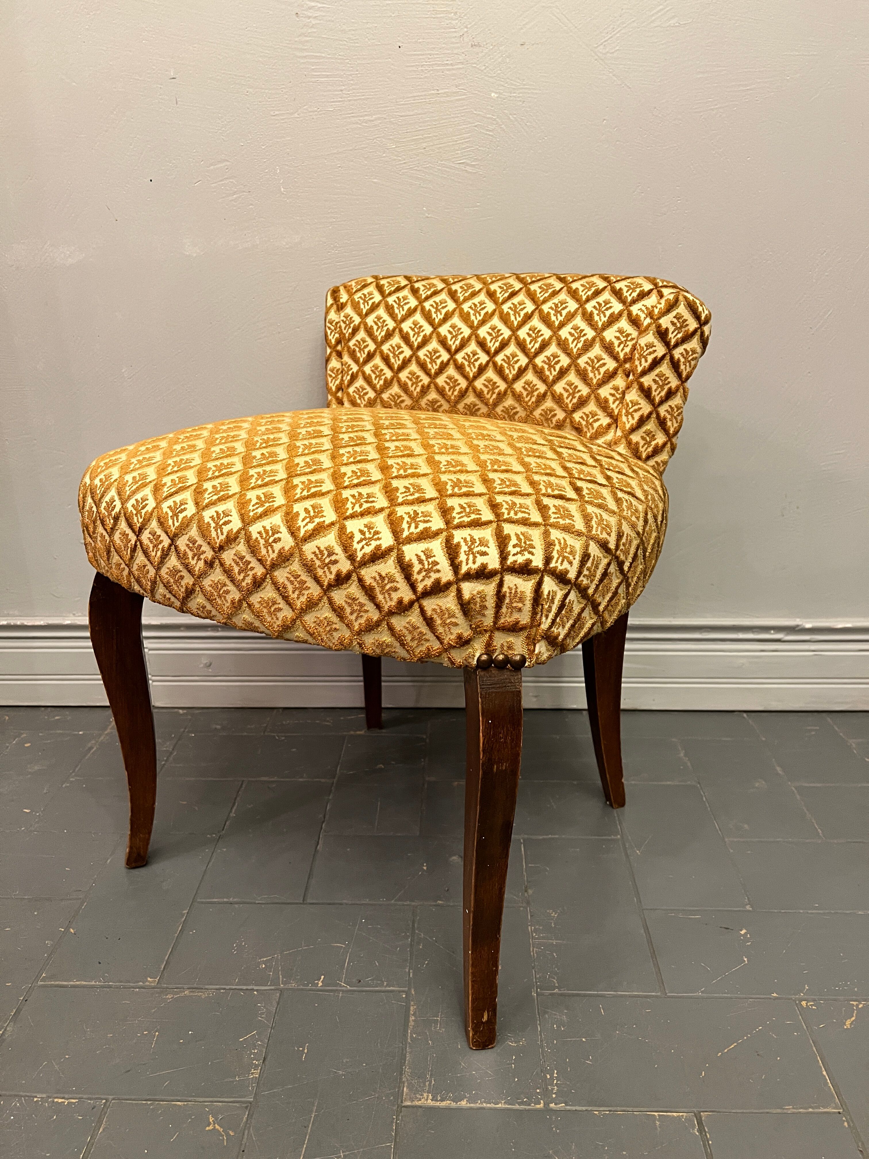 Antique toad armchair