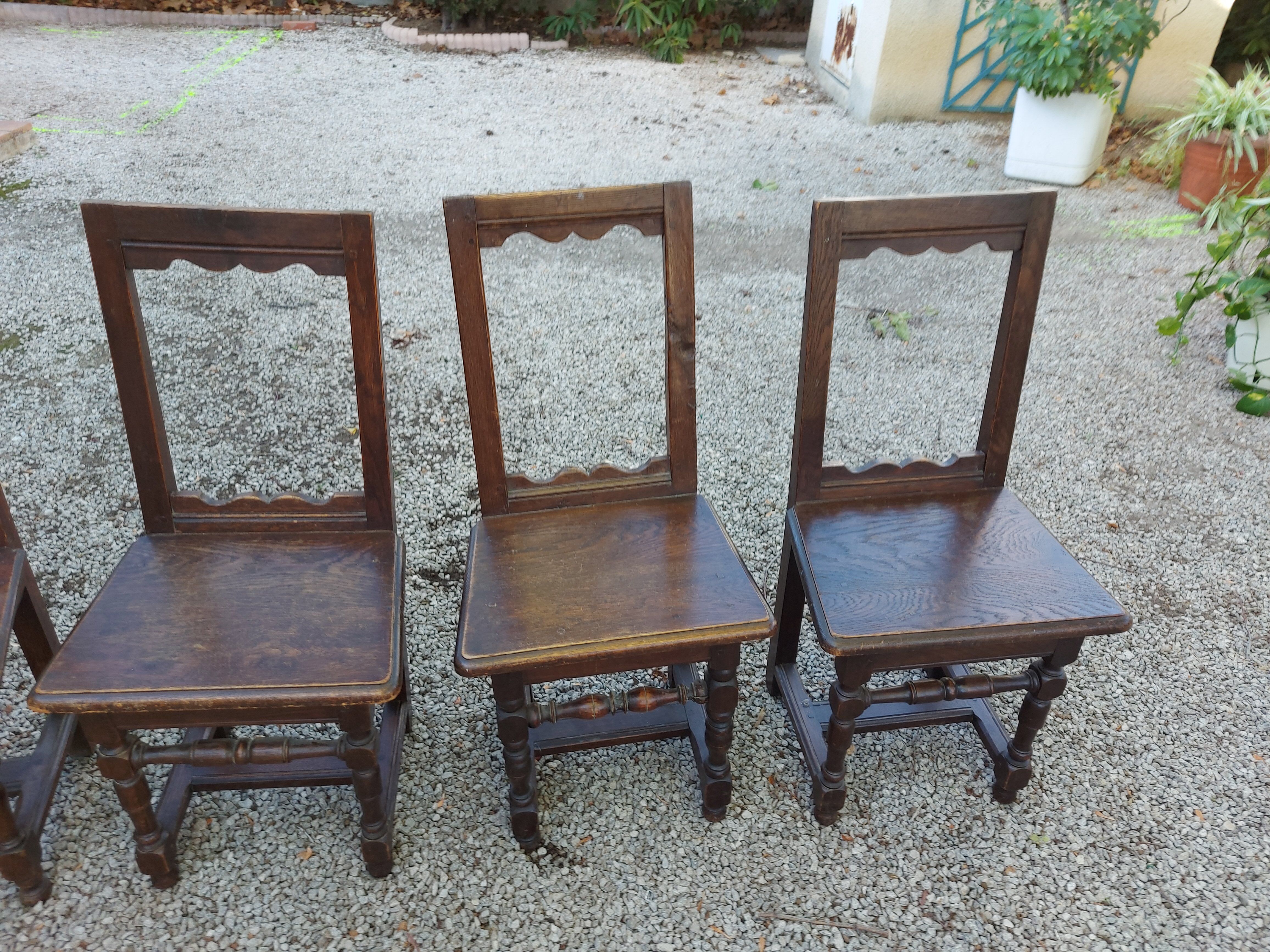 4 Lorraines chairs