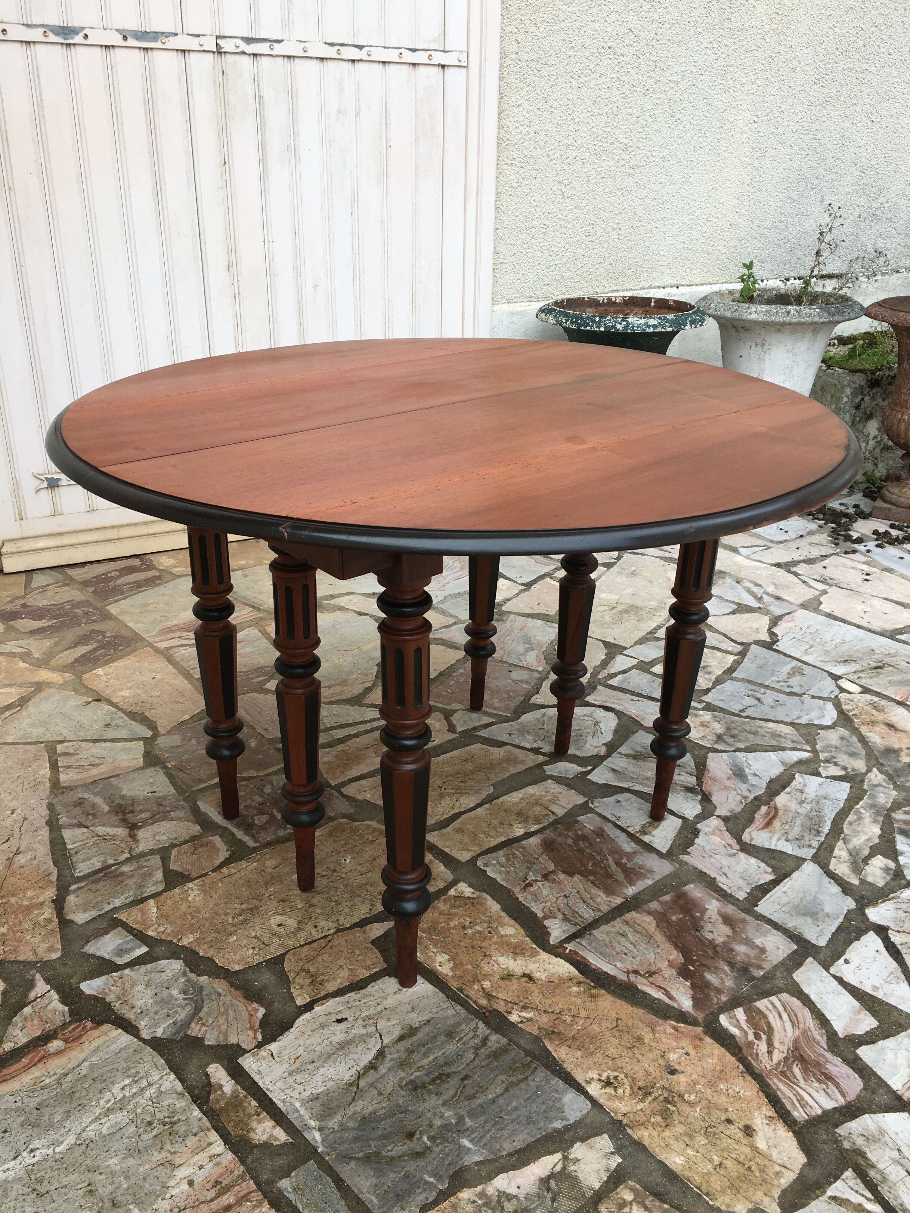 Round table 6 feet with solid mahogany extensions
