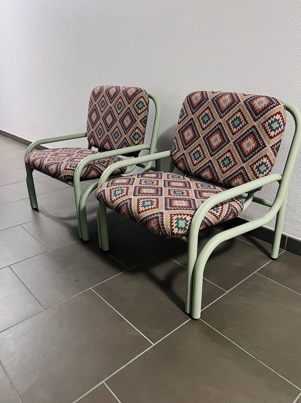 (Lot) 2 Italian armchairs from the 80s (restored)