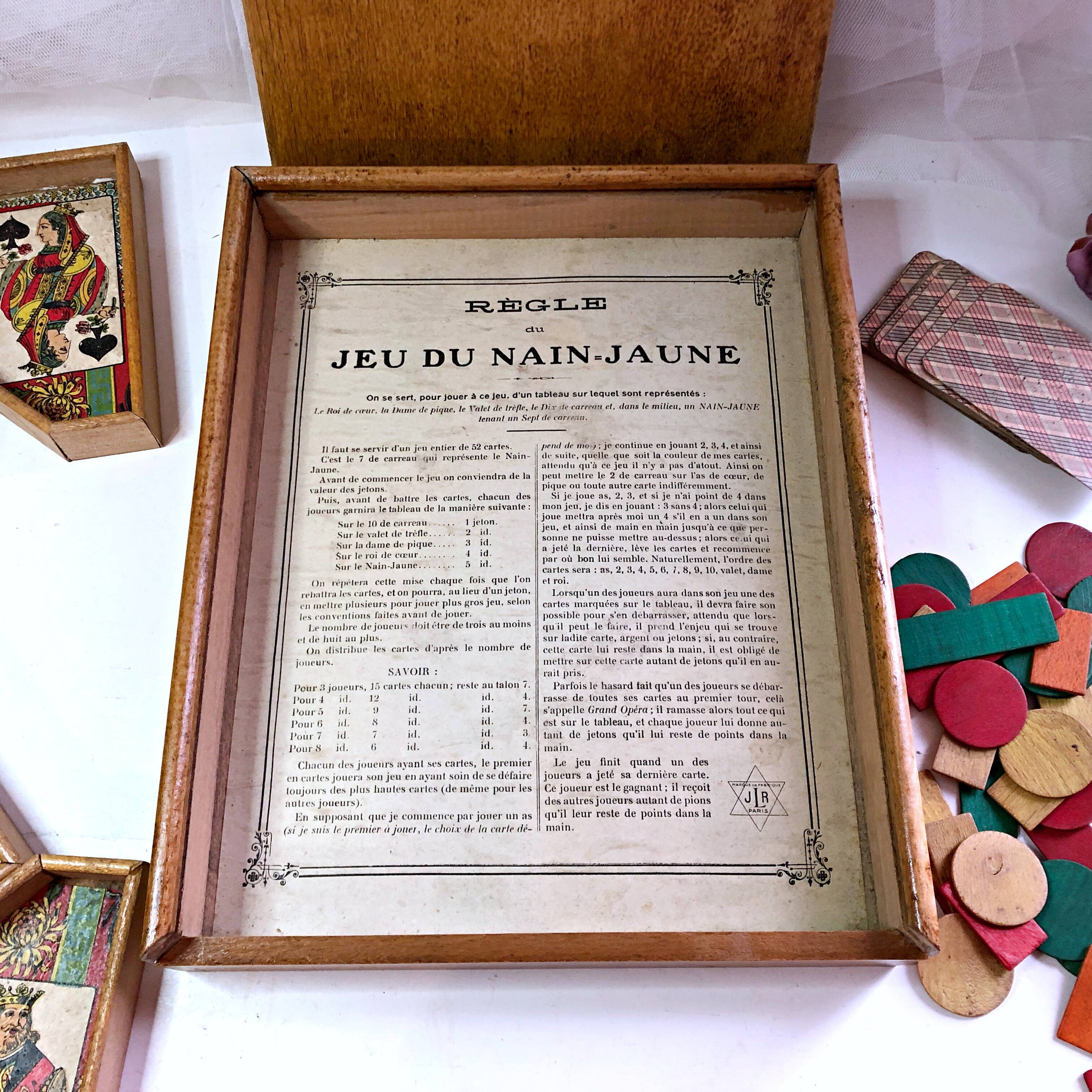 Yellow dwarf game wooden box manufactured by jlr paris early 20th century