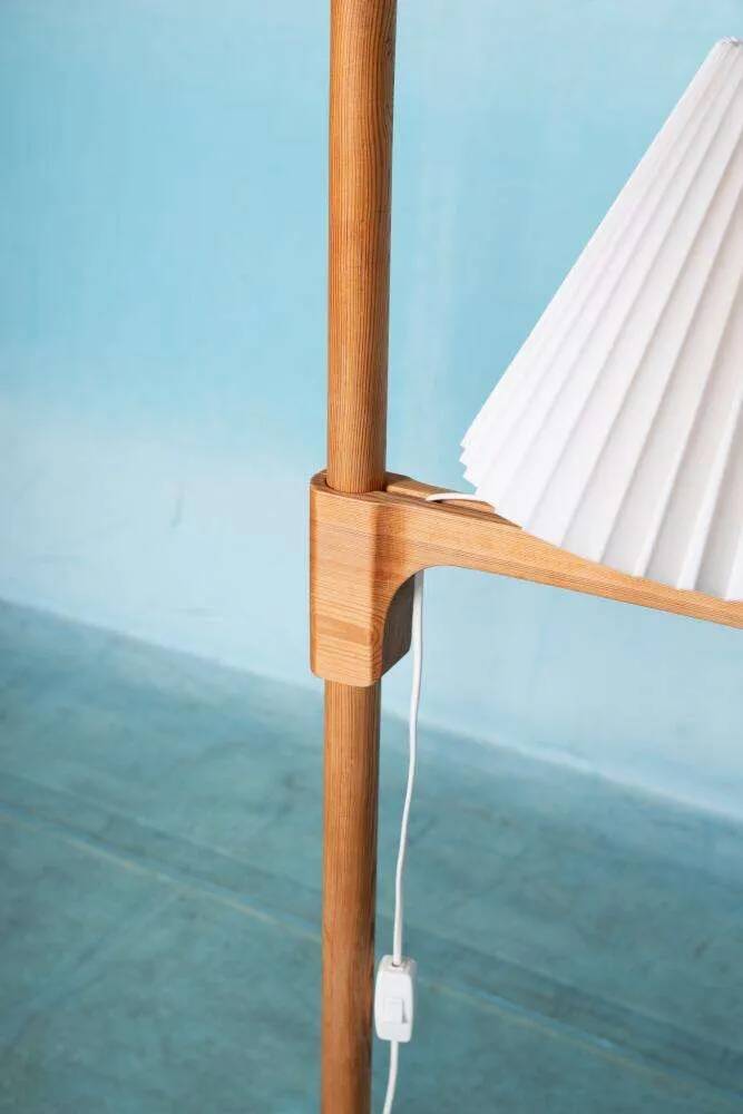 Minimalist Scandinavian floor lamp Carl Malmsten in pine, Sweden
