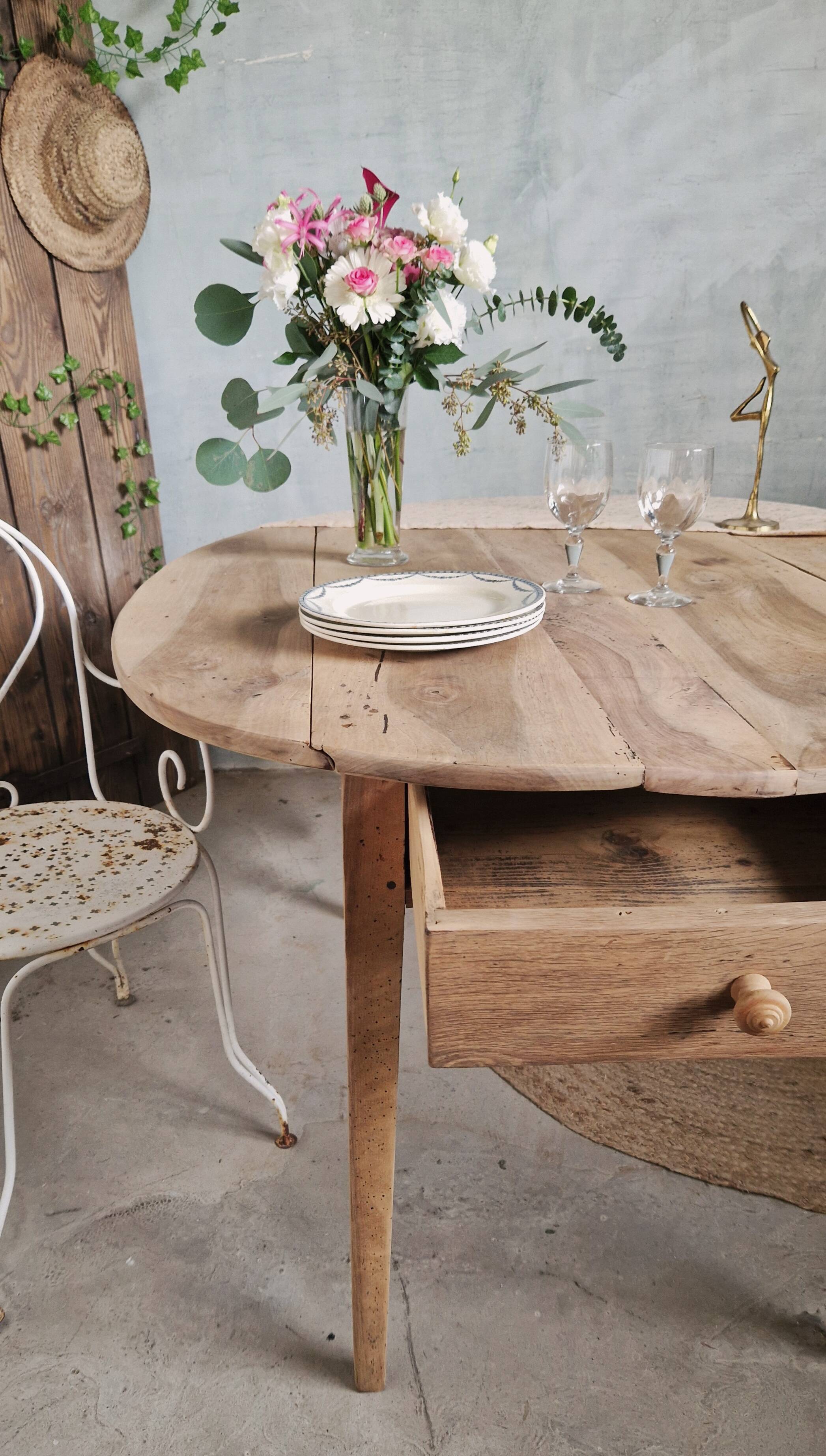 Beautiful drop-leaf table