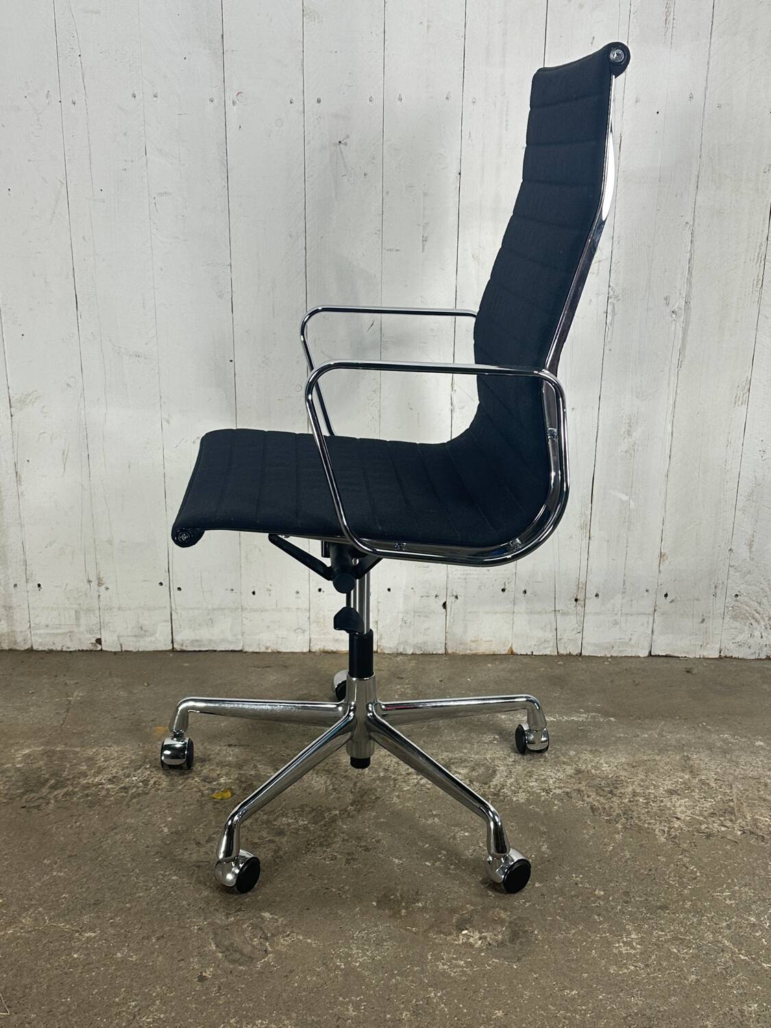 Eames EA 119 Office Chair