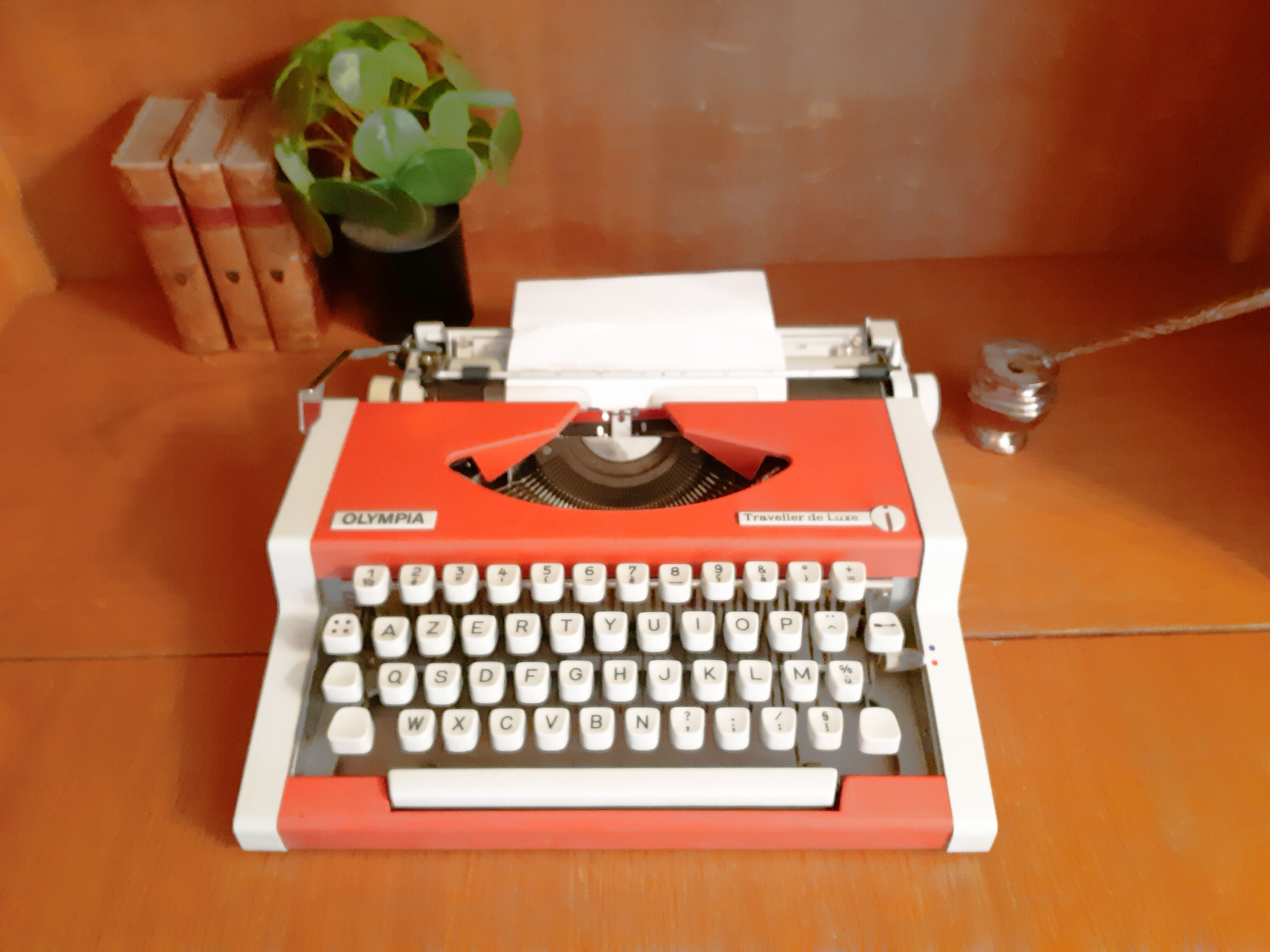 Portable typewriter " Olympia traveller de luxe " , red , in working order
